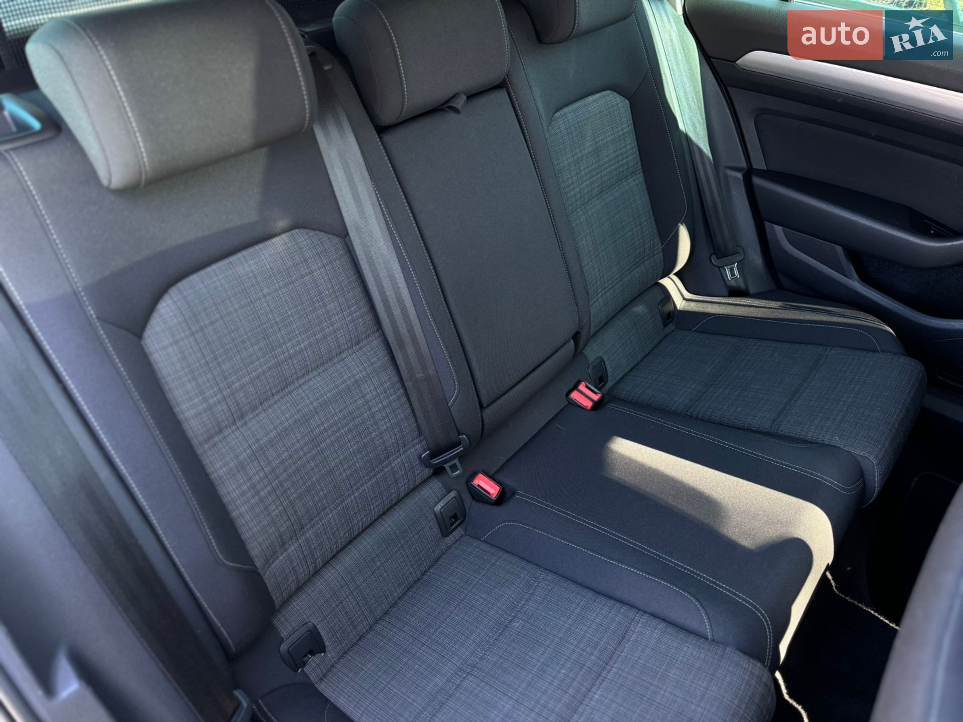 Volkswagen Passat 2022 VIN WVWZZZ3CZNE081626 фото оголошення 34 з 47
