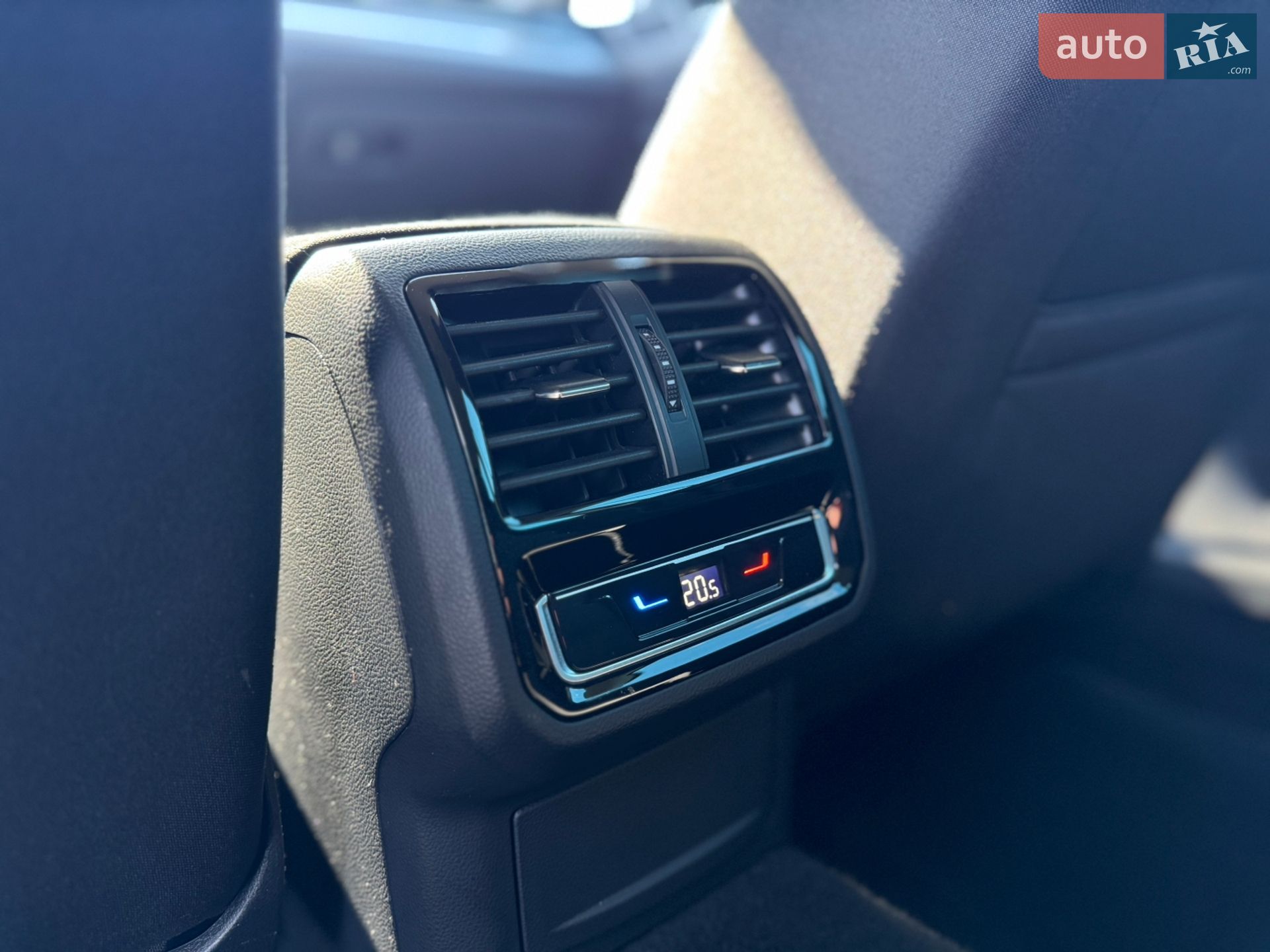 Volkswagen Passat 2022 VIN WVWZZZ3CZNE081626 фото оголошення 32 з 47
