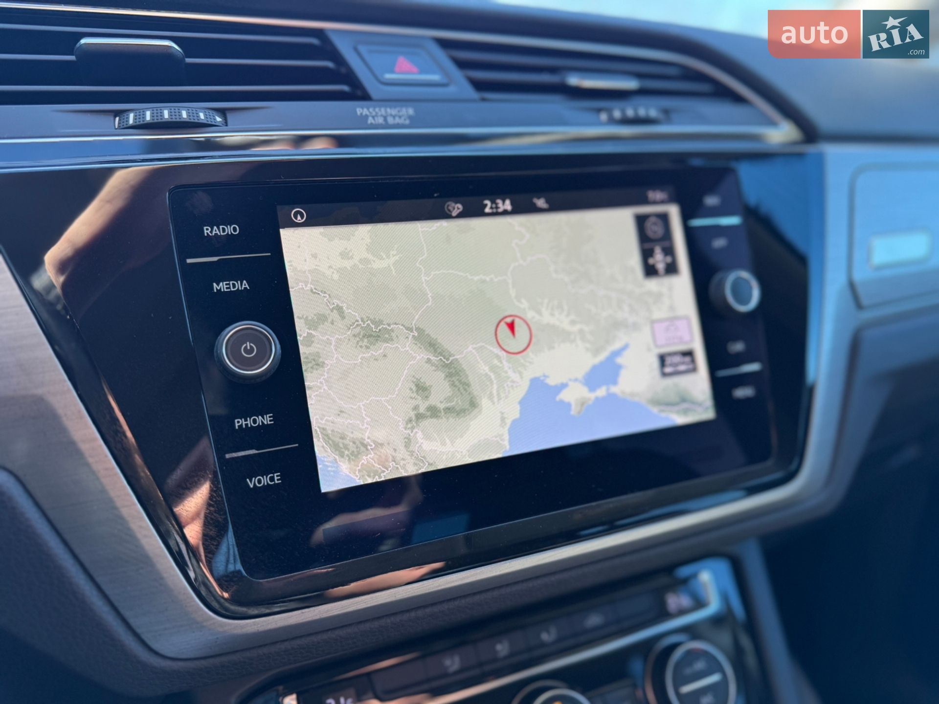 Volkswagen Touran 2019 VIN WVGZZZ1TZLW016021 фото оголошення 16 з 42