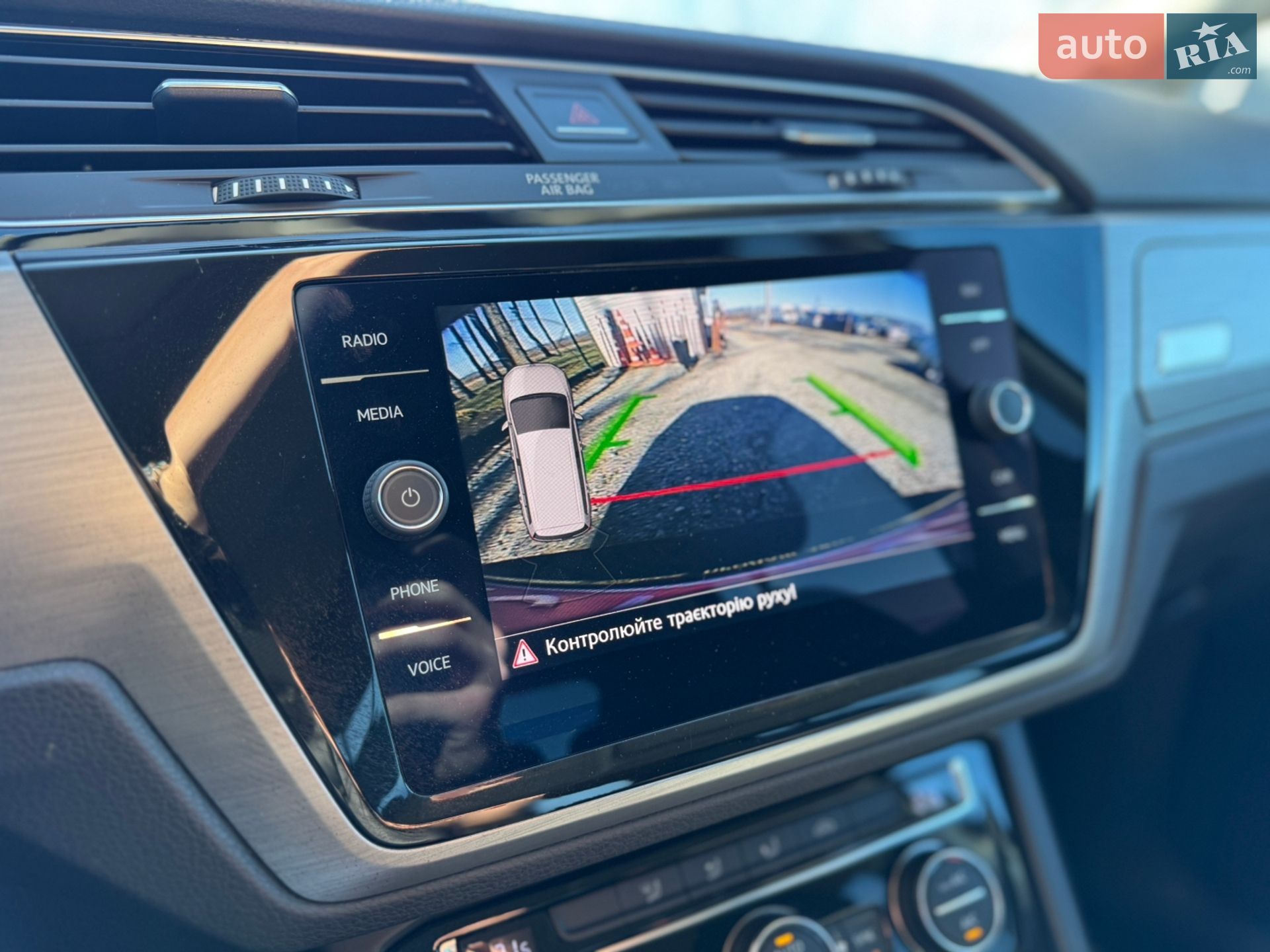 Volkswagen Touran 2019 VIN WVGZZZ1TZLW016021 фото оголошення 19 з 42