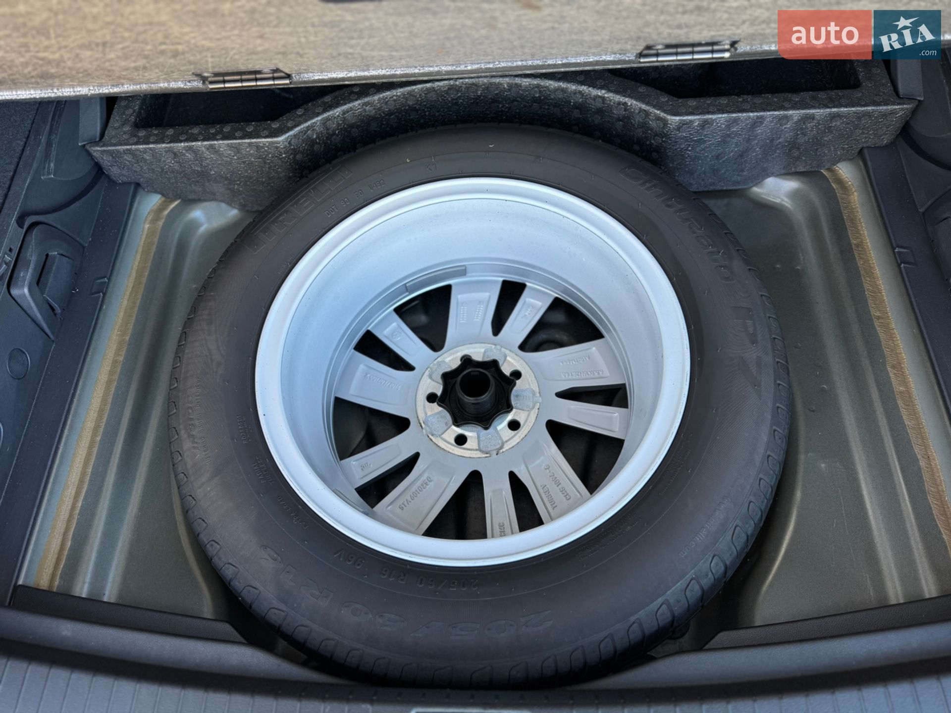 Volkswagen Touran 2019 VIN WVGZZZ1TZLW016021 фото оголошення 30 з 42