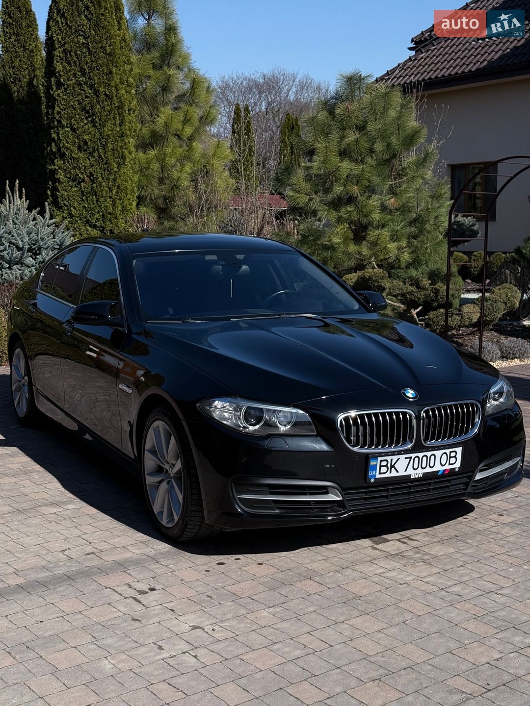 BMW 5 Series 2013 VIN WBA5A7C54ED614050 фото оголошення 2 з 28