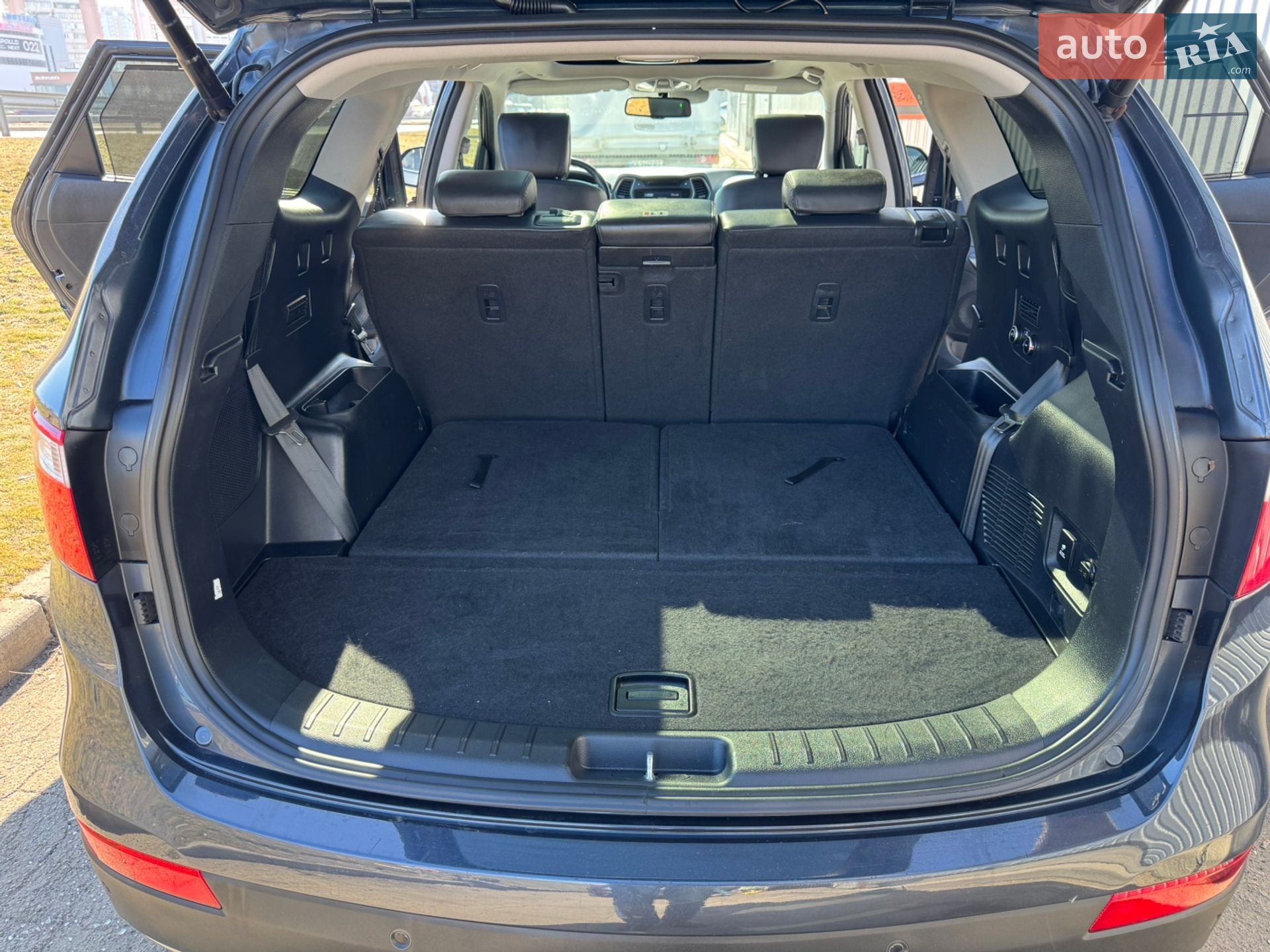 Hyundai Grand Santa Fe 2015 VIN KMHSR81XDFU130782 фото оголошення 22 з 84