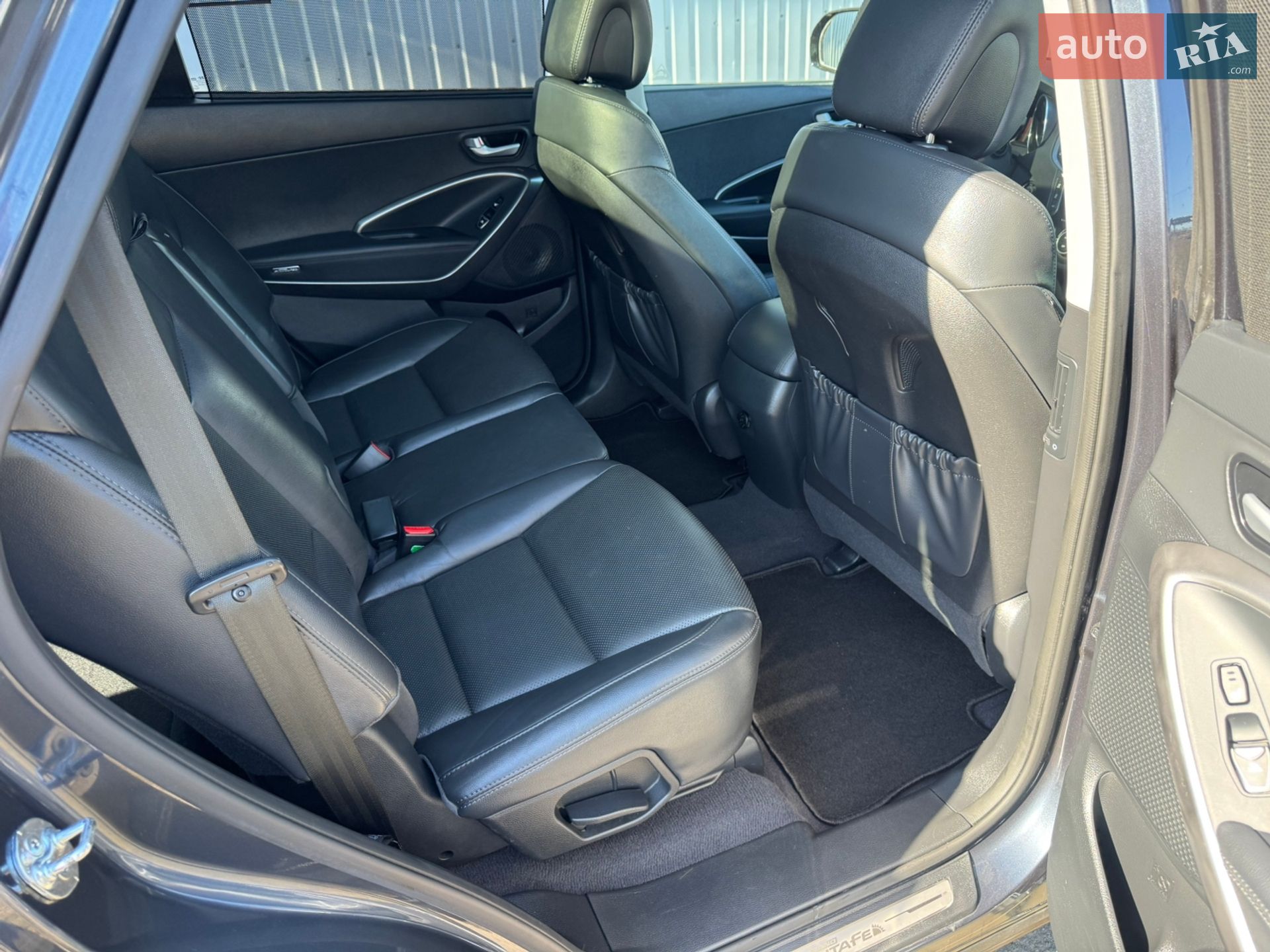 Hyundai Grand Santa Fe 2015 VIN KMHSR81XDFU130782 фото оголошення 28 з 84
