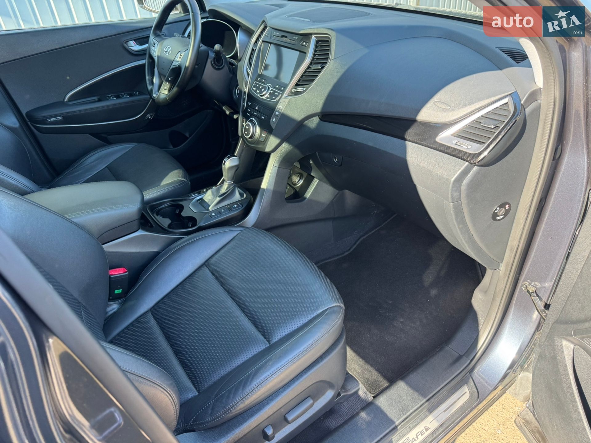 Hyundai Grand Santa Fe 2015 VIN KMHSR81XDFU130782 фото оголошення 30 з 84
