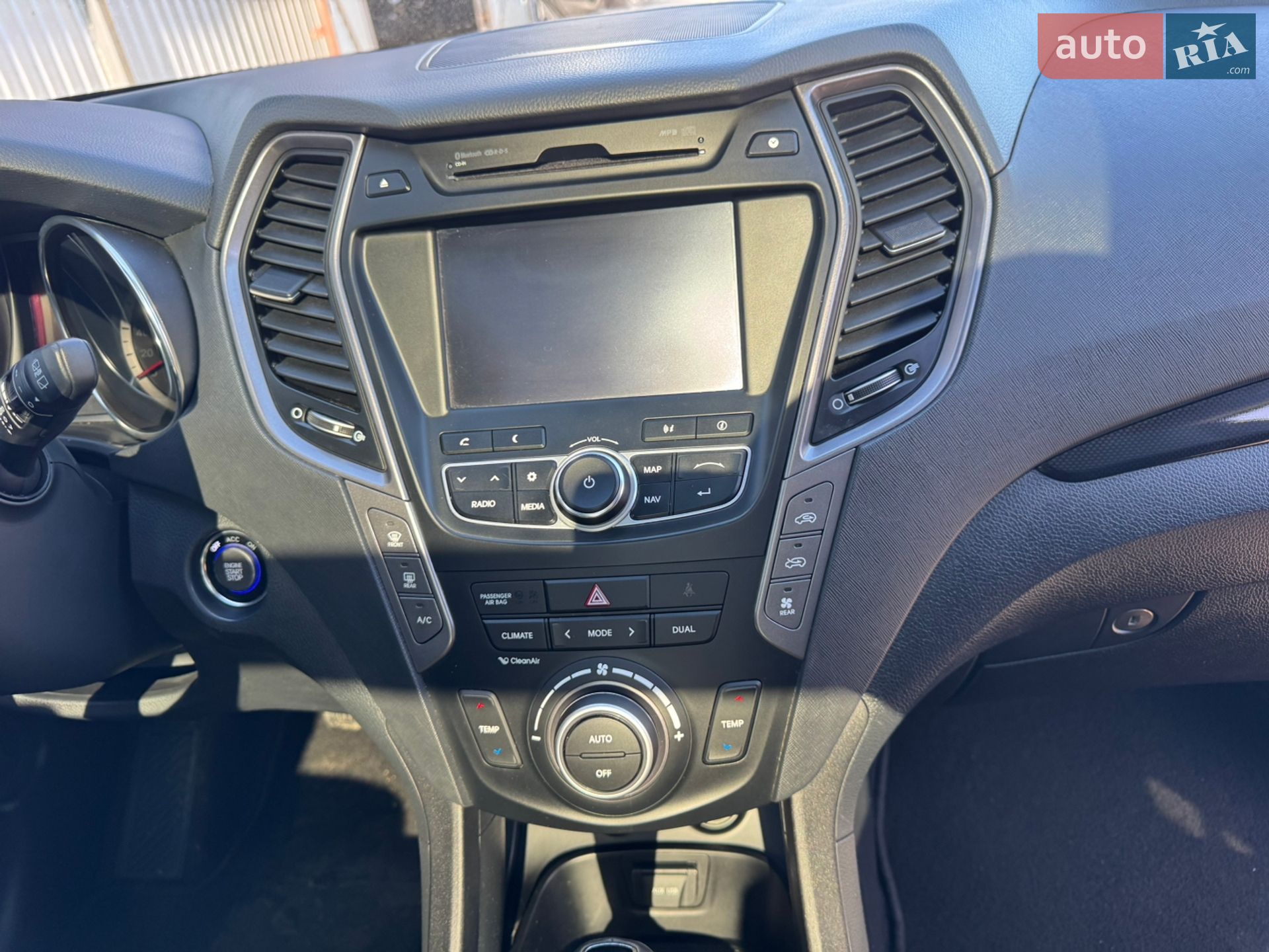 Hyundai Grand Santa Fe 2015 VIN KMHSR81XDFU130782 фото оголошення 32 з 84