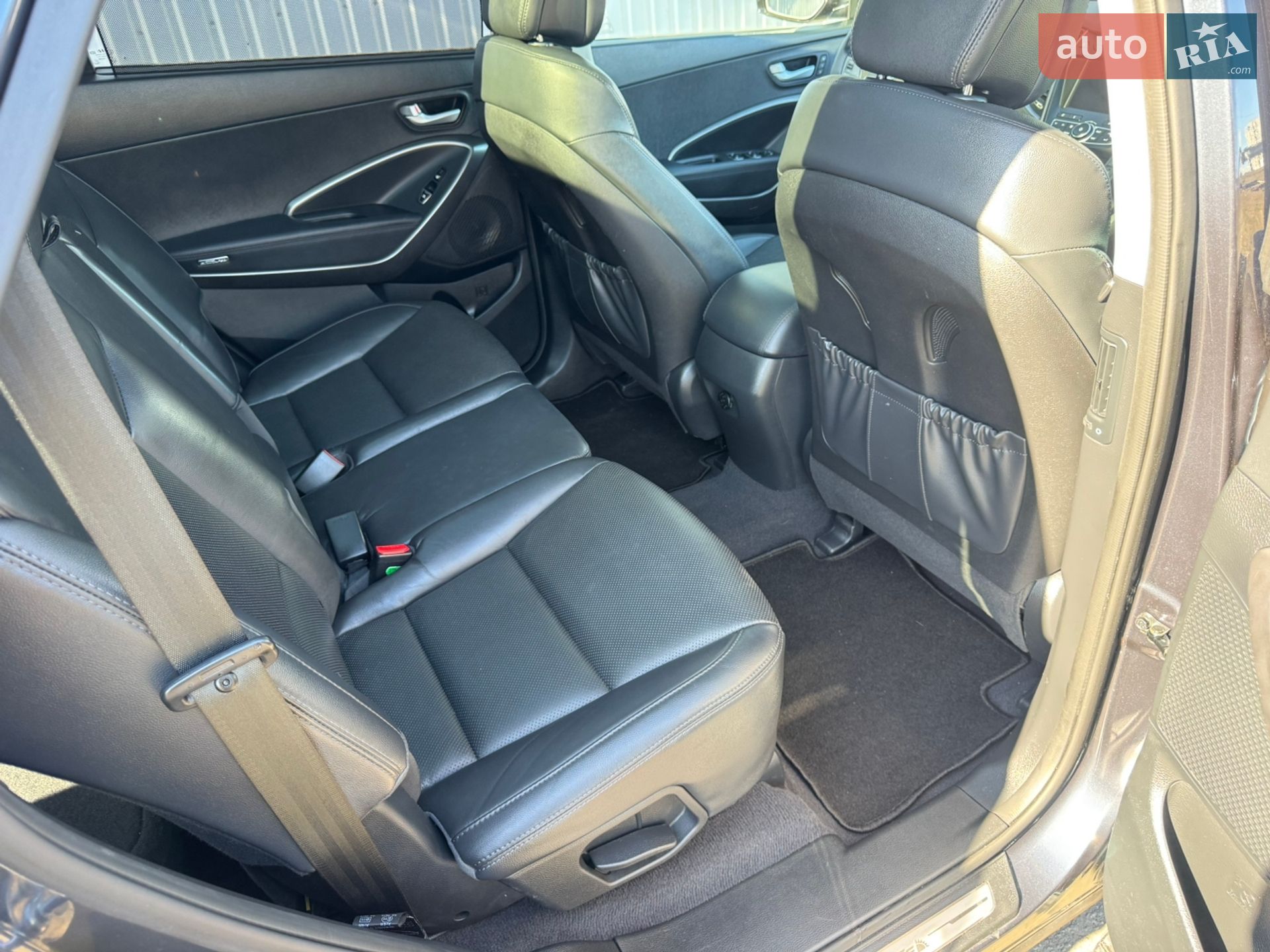 Hyundai Grand Santa Fe 2015 VIN KMHSR81XDFU130782 фото оголошення 38 з 84
