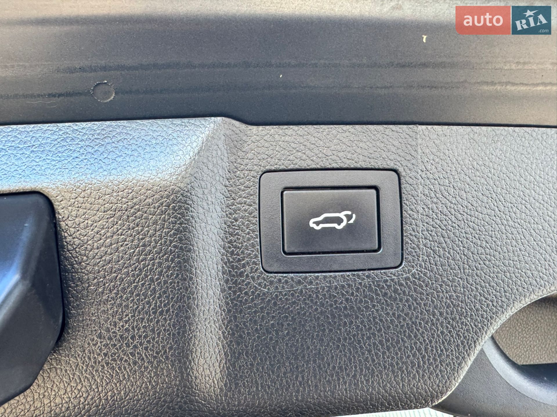 Hyundai Grand Santa Fe 2015 VIN KMHSR81XDFU130782 фото оголошення 45 з 84
