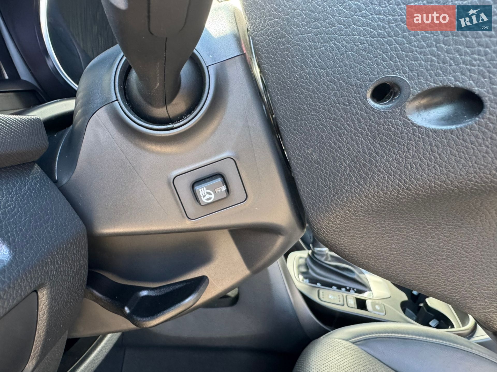 Hyundai Grand Santa Fe 2015 VIN KMHSR81XDFU130782 фото оголошення 60 з 84