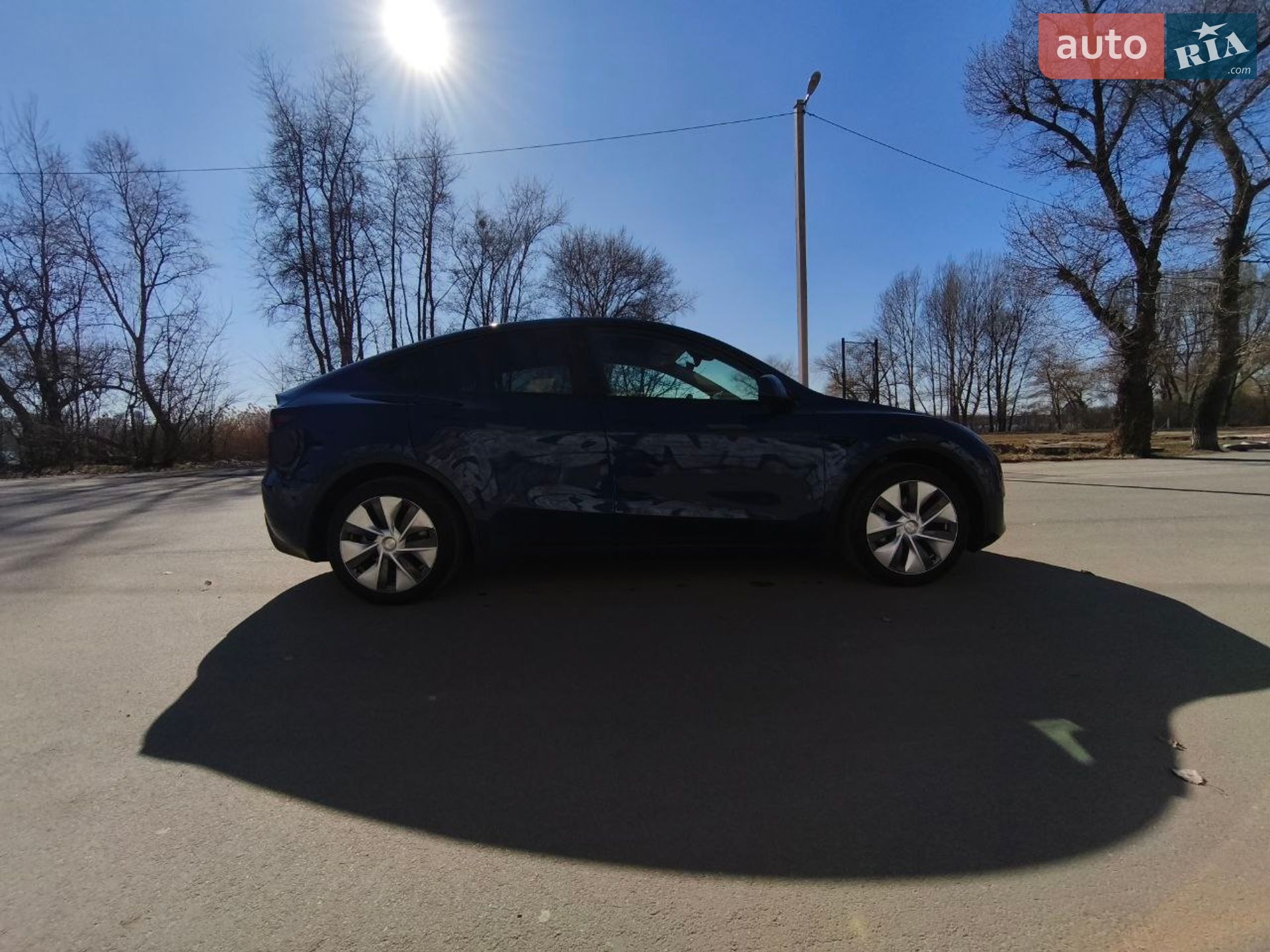 Tesla Model Y 2024 VIN 7SAYGDED5RF082102 фото оголошення 5 з 31