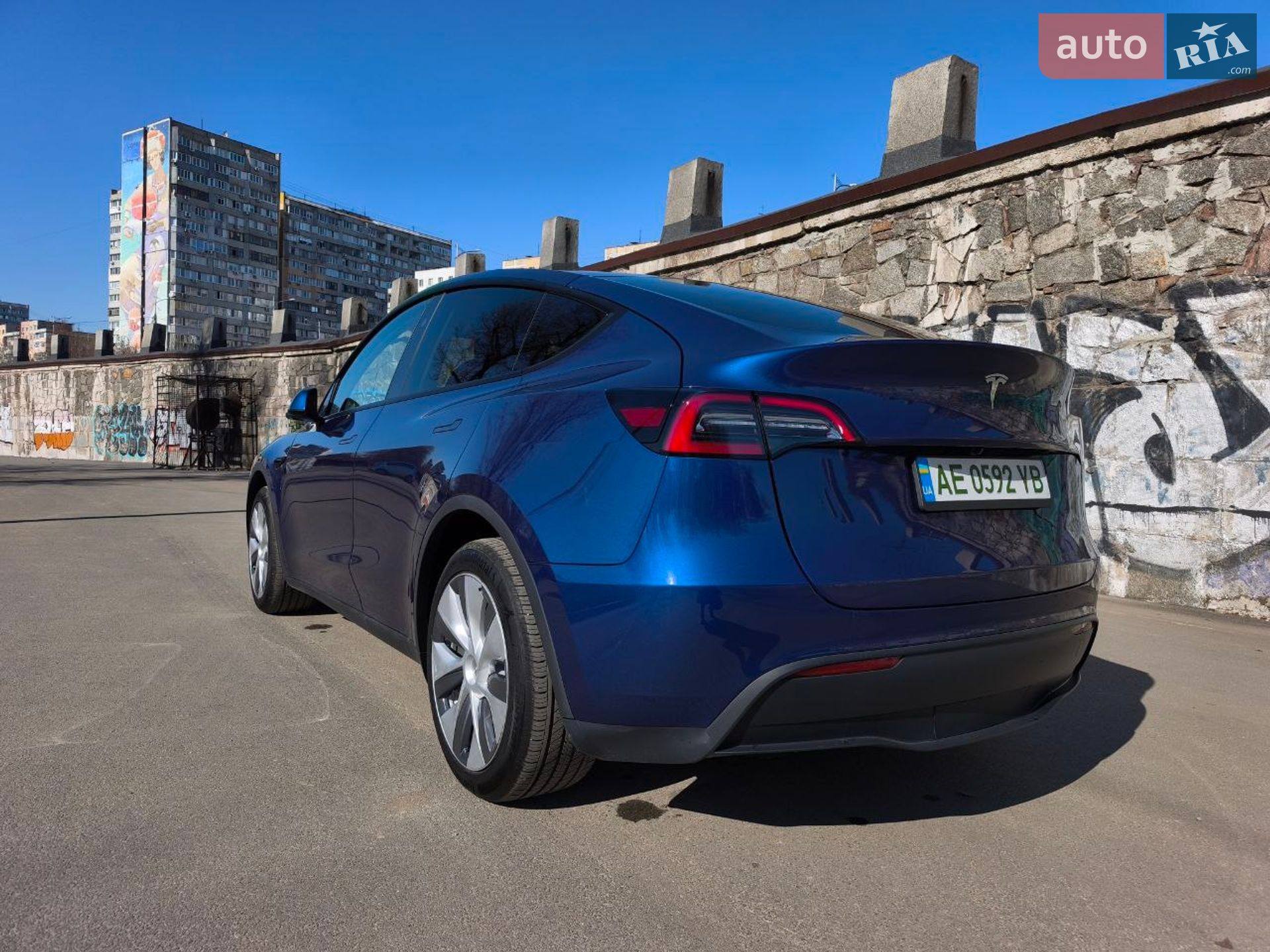 Tesla Model Y 2024 VIN 7SAYGDED5RF082102 фото оголошення 7 з 31