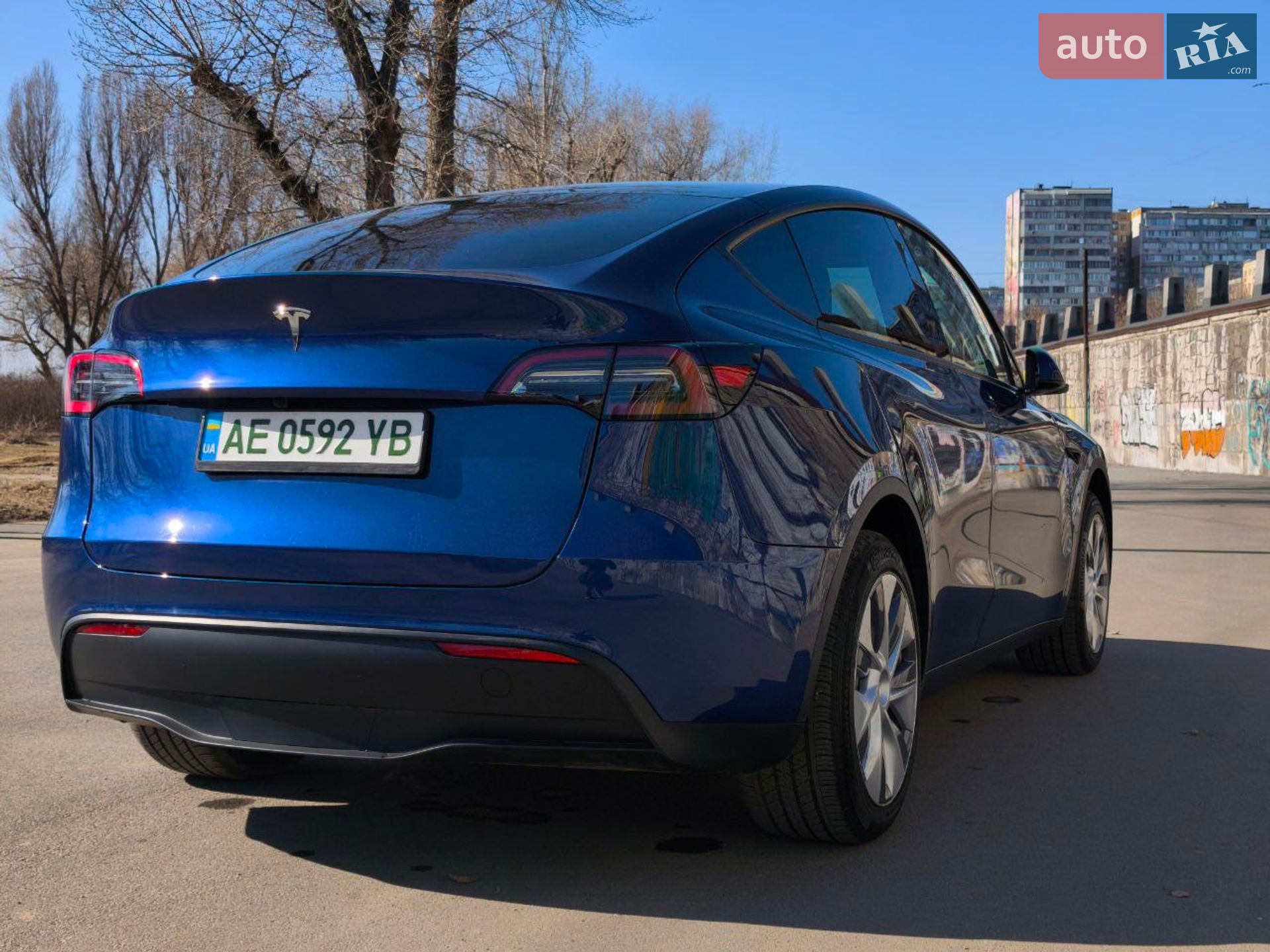 Tesla Model Y 2024 VIN 7SAYGDED5RF082102 фото оголошення 8 з 31