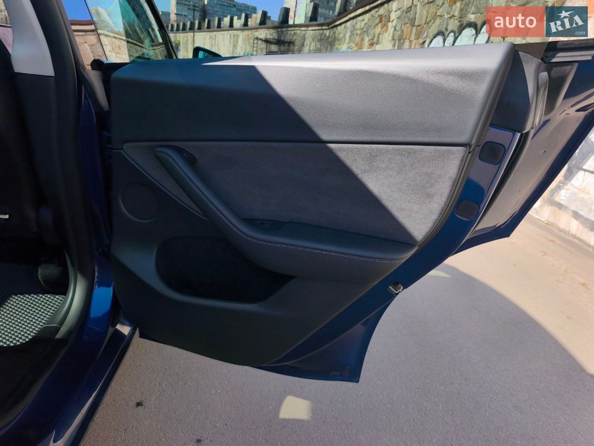 Tesla Model Y 2024 VIN 7SAYGDED5RF082102 фото оголошення 21 з 31