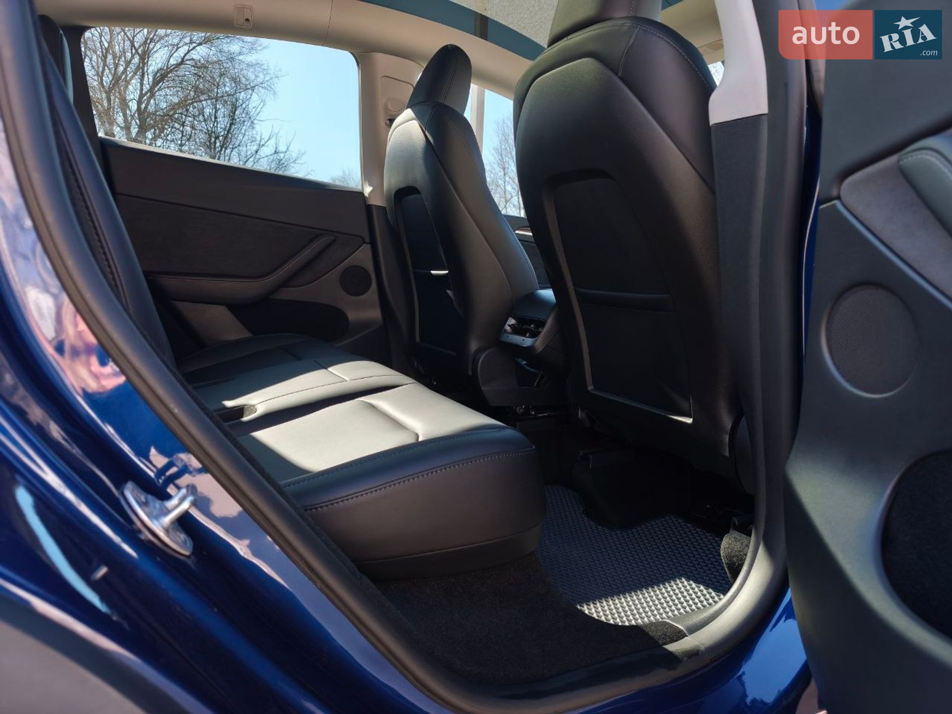 Tesla Model Y 2024 VIN 7SAYGDED5RF082102 фото оголошення 22 з 31
