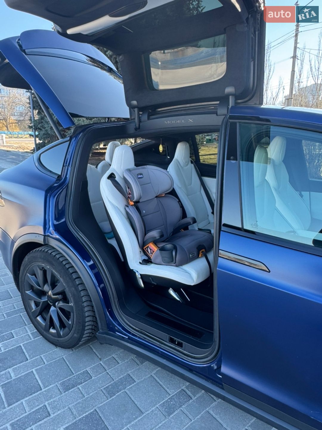 Tesla Model X 2022 VIN 7SAXCBE66PF372536 фото оголошення 4 з 18