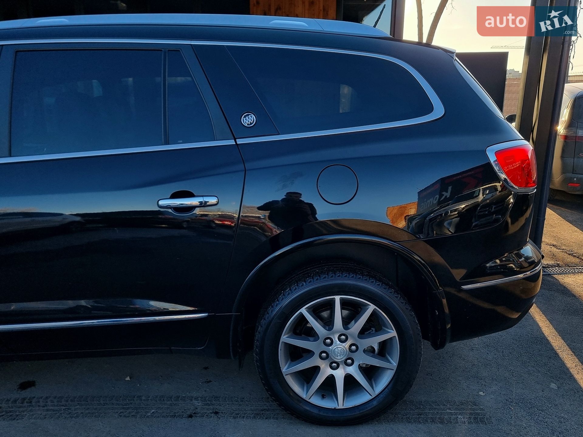 Buick Enclave 2016 VIN 5GAKRAKD3GJ164109 фото оголошення 40 з 106