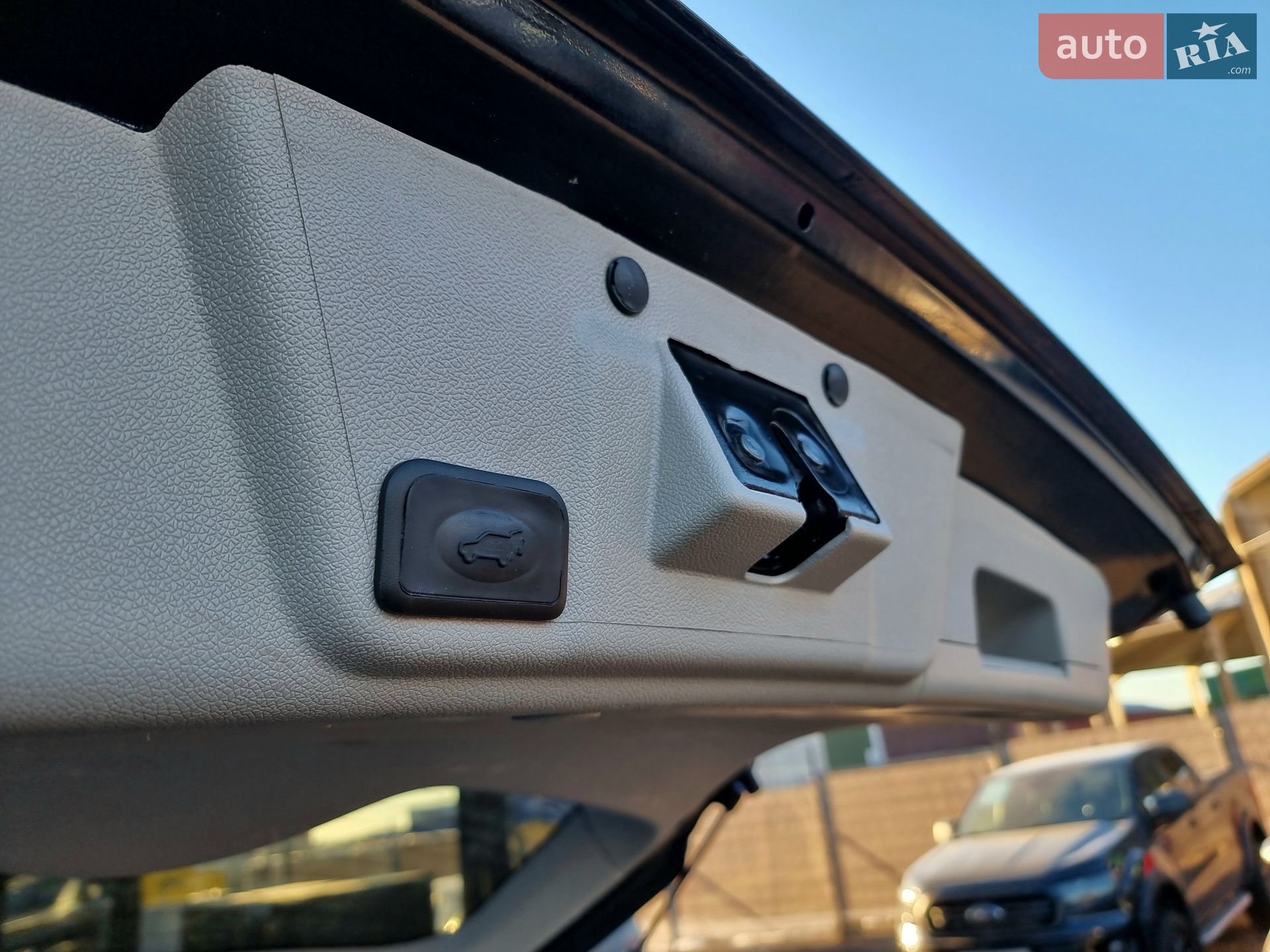 Buick Enclave 2016 VIN 5GAKRAKD3GJ164109 фото оголошення 62 з 106