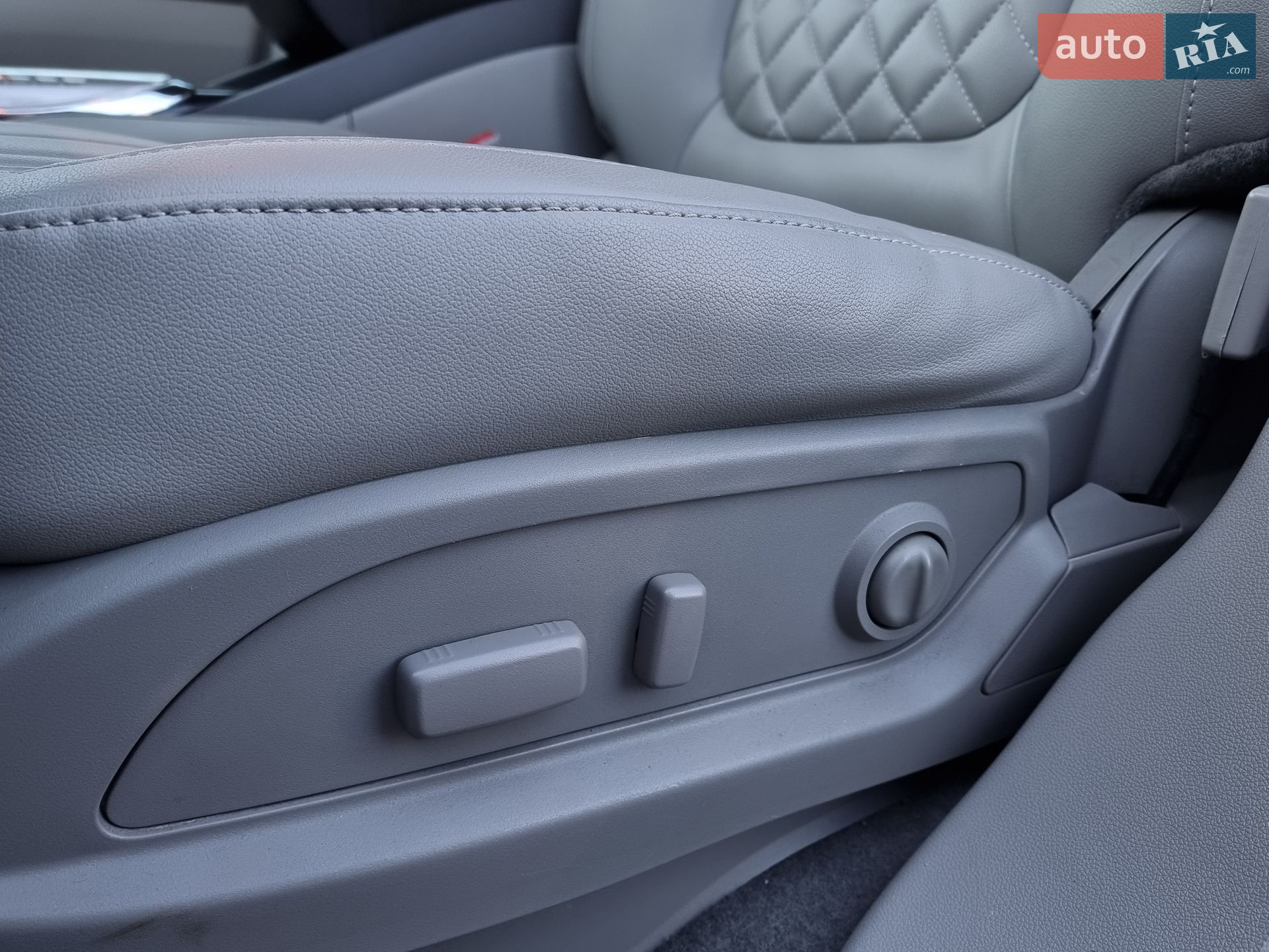 Buick Enclave 2016 VIN 5GAKRAKD3GJ164109 фото оголошення 73 з 106