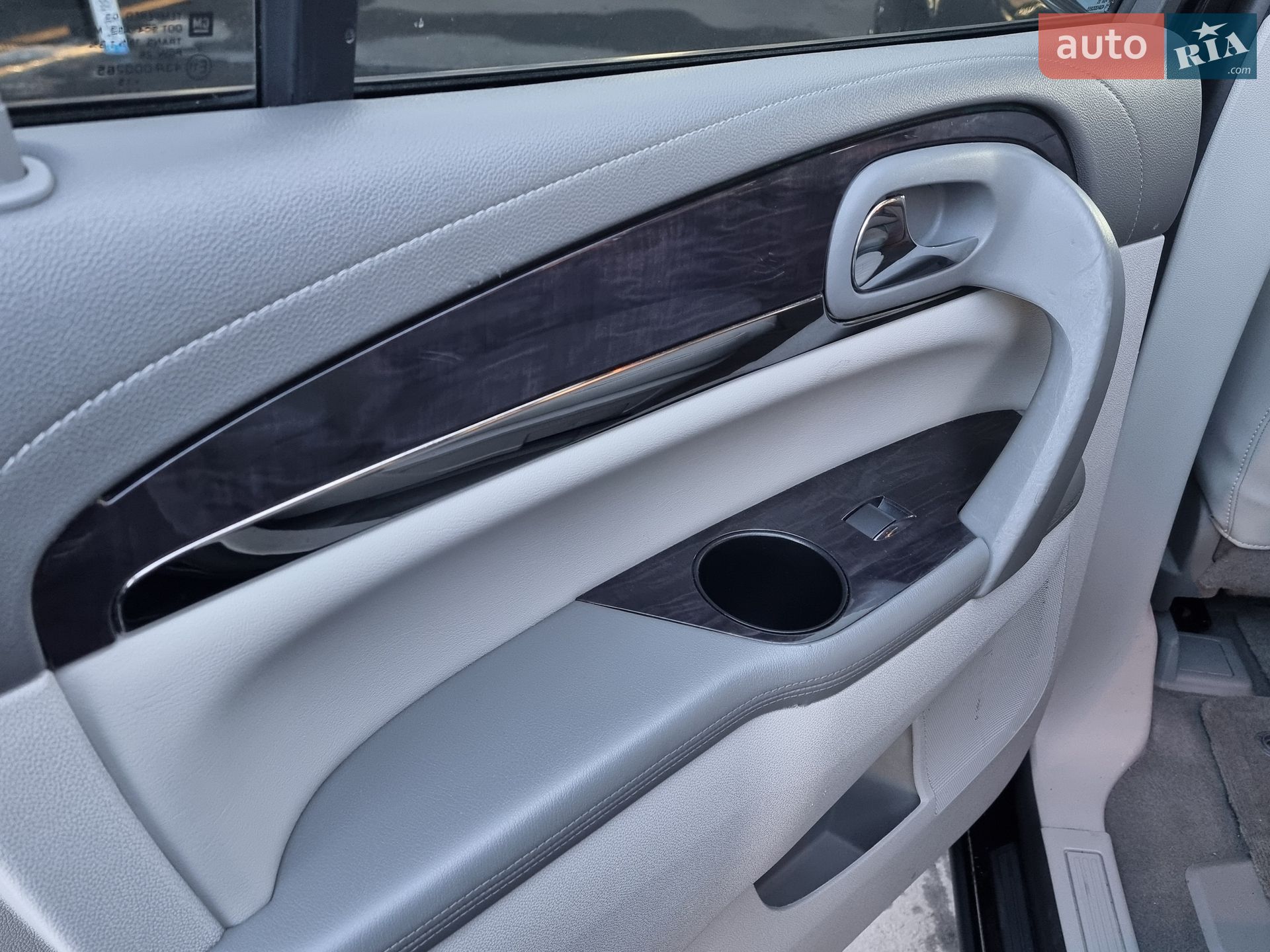 Buick Enclave 2016 VIN 5GAKRAKD3GJ164109 фото оголошення 75 з 106