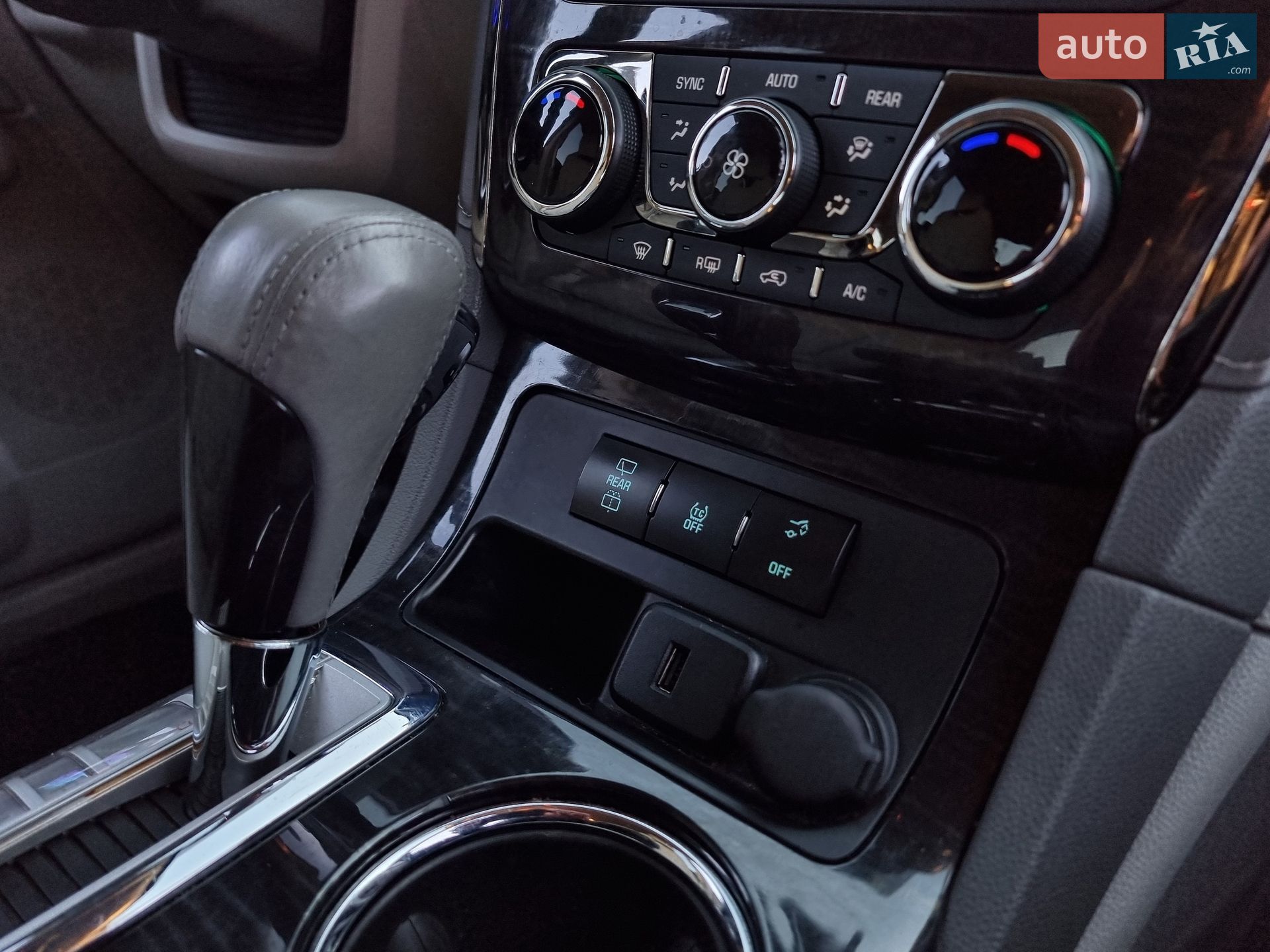 Buick Enclave 2016 VIN 5GAKRAKD3GJ164109 фото оголошення 100 з 106