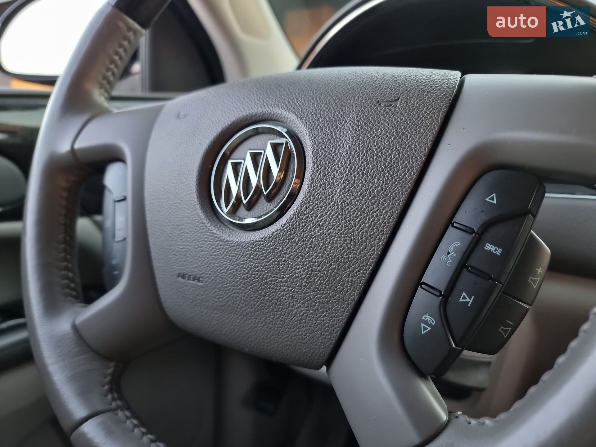 Buick Enclave 2016 VIN 5GAKRAKD3GJ164109 фото оголошення 101 з 106