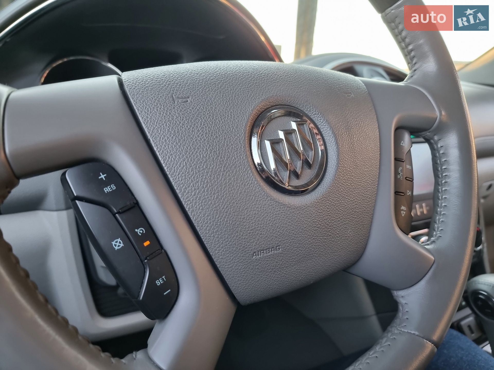 Buick Enclave 2016 VIN 5GAKRAKD3GJ164109 фото оголошення 102 з 106