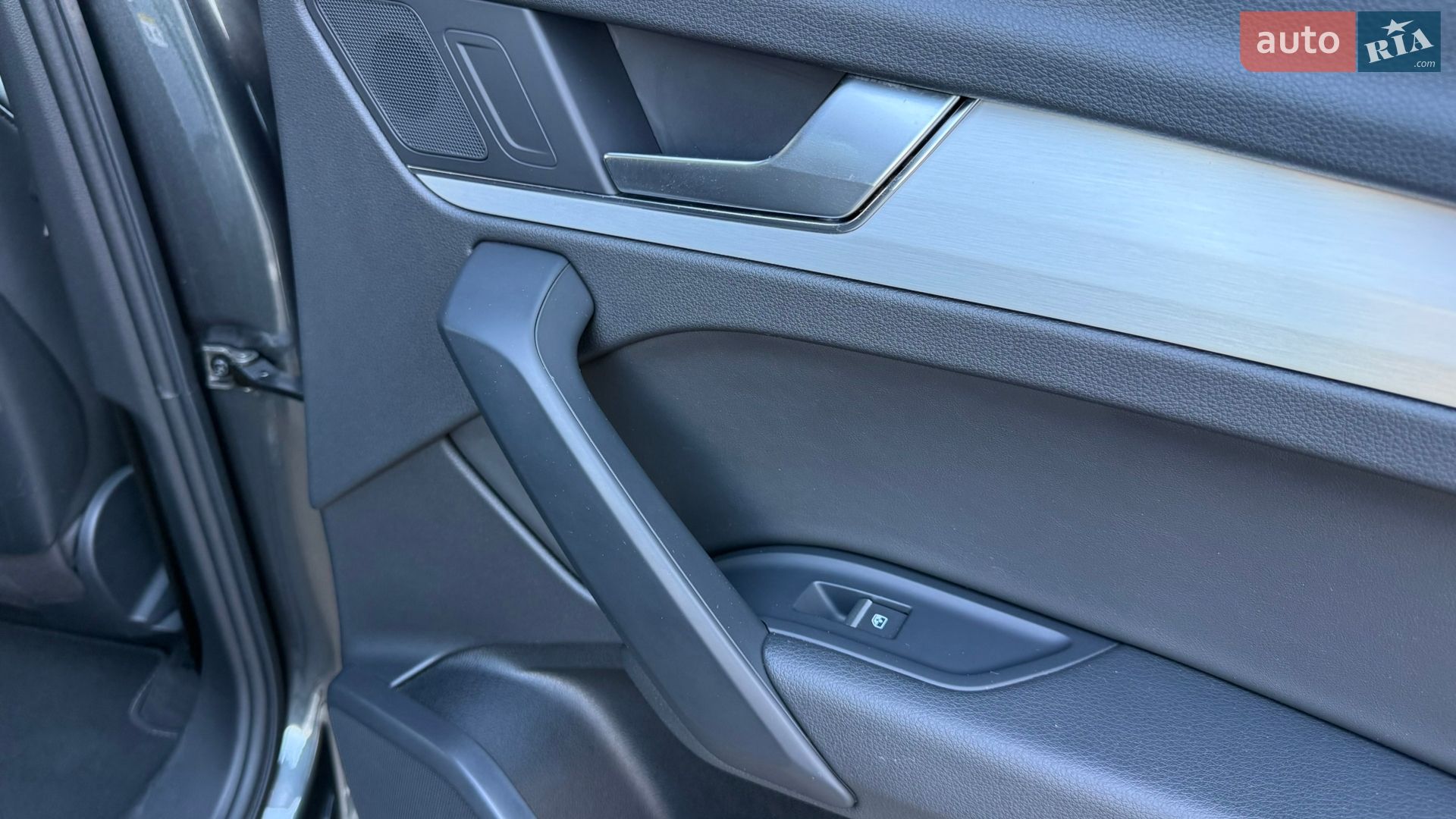 Audi Q5 2019 VIN WAUZZZFY1K2106167 фото оголошення 59 з 85