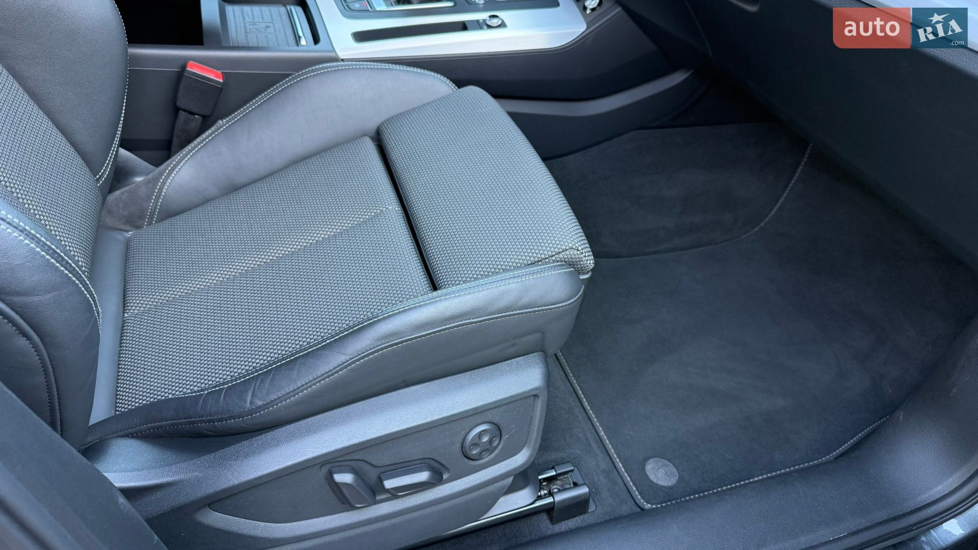 Audi Q5 2019 VIN WAUZZZFY1K2106167 фото оголошення 68 з 85