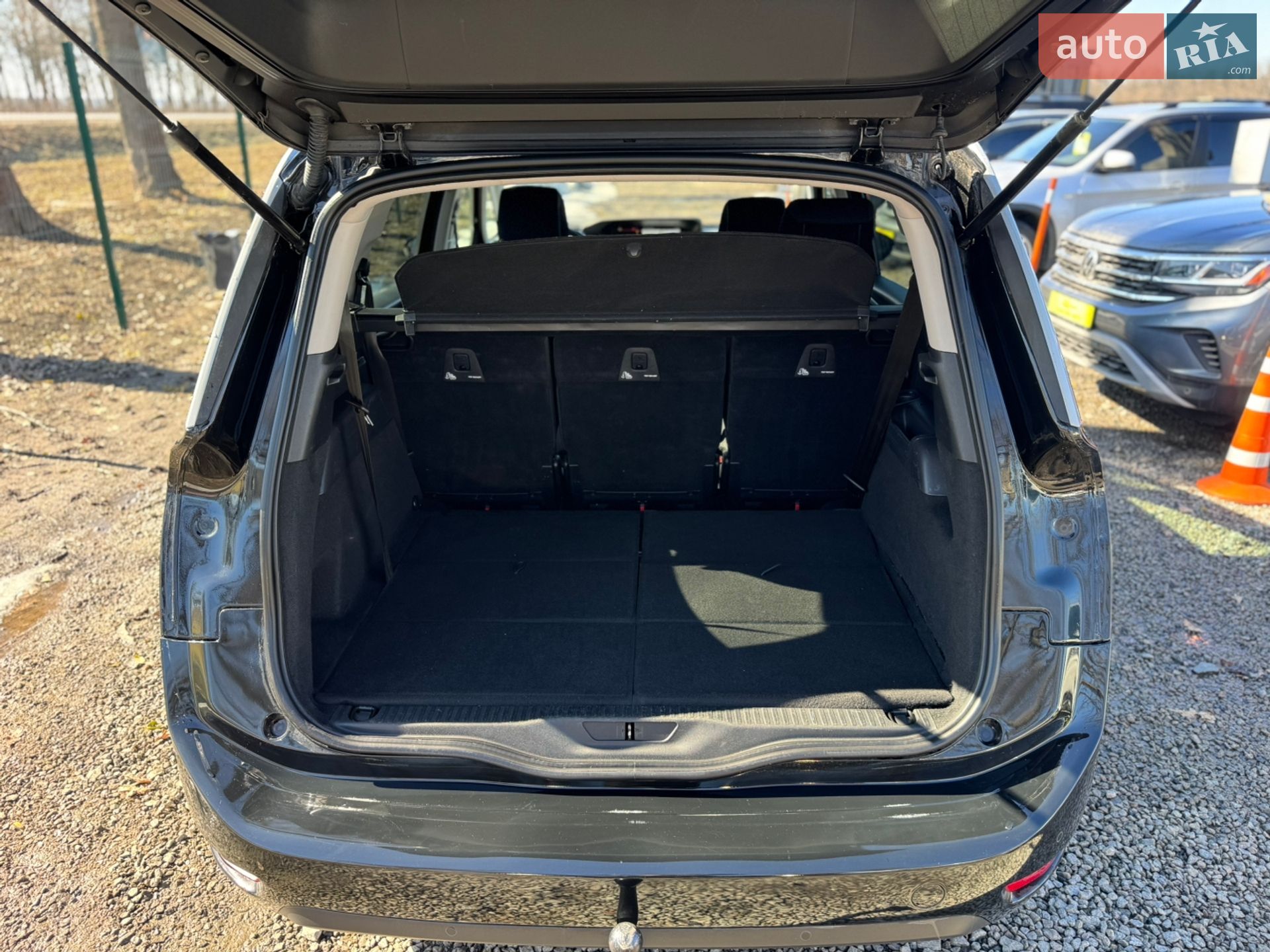 Citroen Grand C4 Picasso 2019 VIN VF73AYHZRKJ779586 фото оголошення 6 з 42