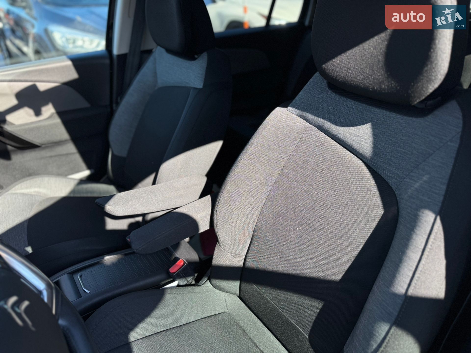 Citroen Grand C4 Picasso 2019 VIN VF73AYHZRKJ779586 фото оголошення 10 з 42