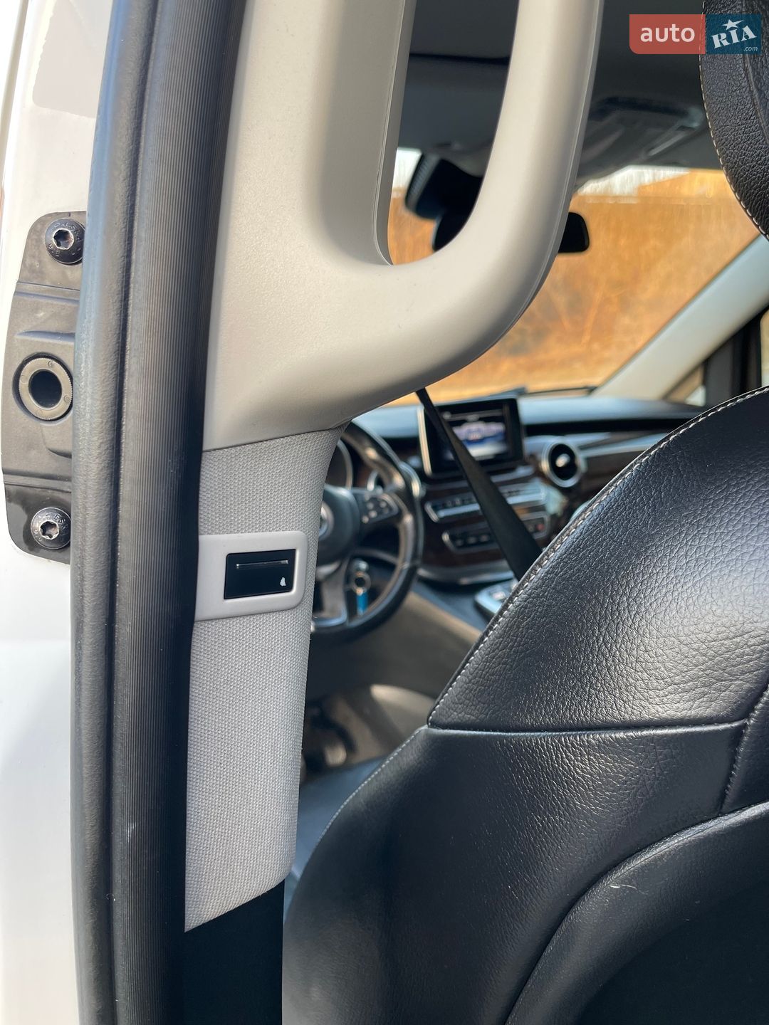 Mercedes-Benz V-Class 2015 VIN WDF44781313033292 фото оголошення 32 з 35