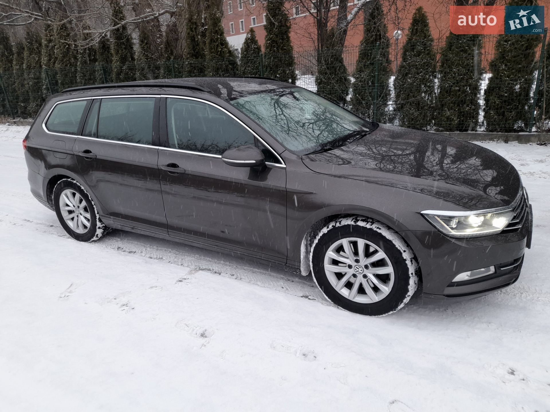 Volkswagen Passat 2018 VIN WVWZZZ3CZJP012846 фото оголошення 2 з 33