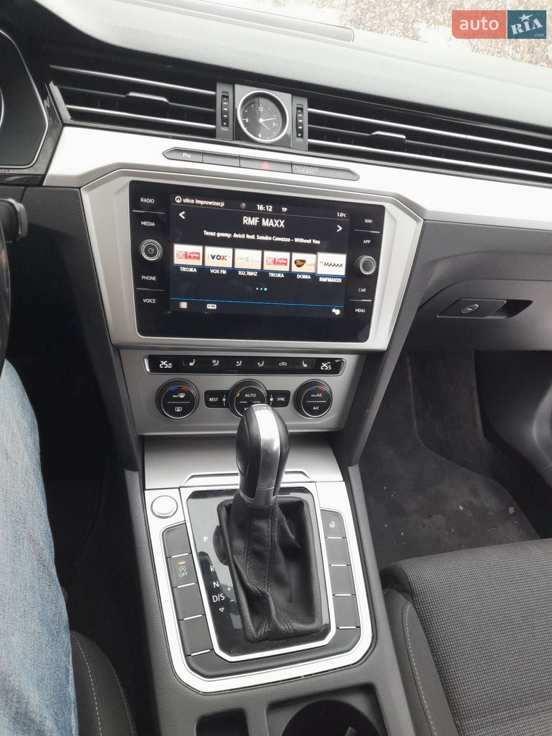 Volkswagen Passat 2018 VIN WVWZZZ3CZJP012846 фото оголошення 17 з 33