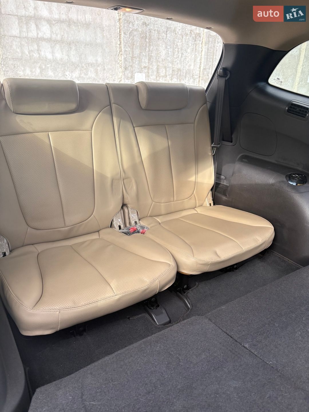 Hyundai Santa FE 2011 VIN KMHSH81BBBU712138 фото оголошення 18 з 28