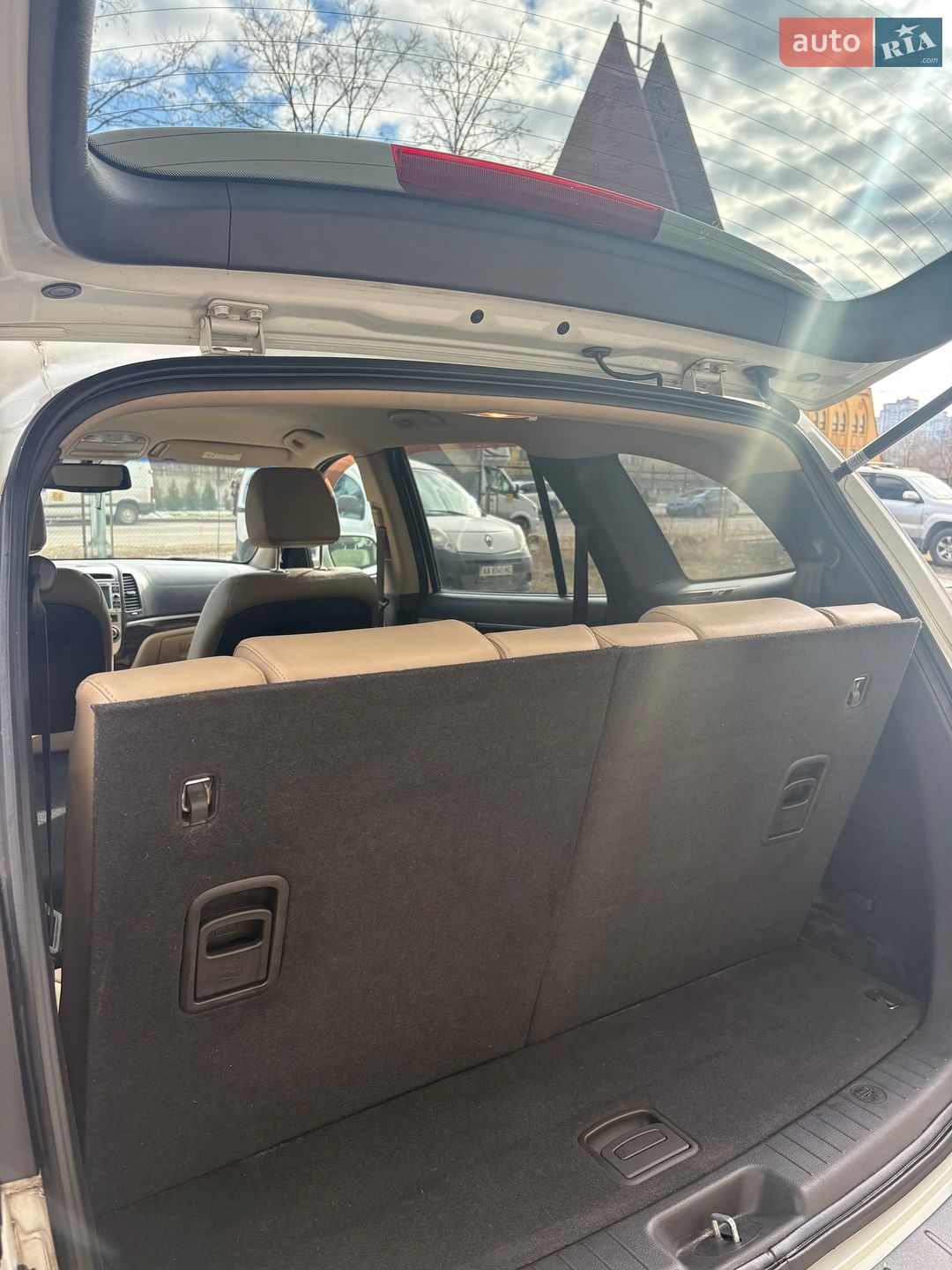 Hyundai Santa FE 2011 VIN KMHSH81BBBU712138 фото оголошення 19 з 28