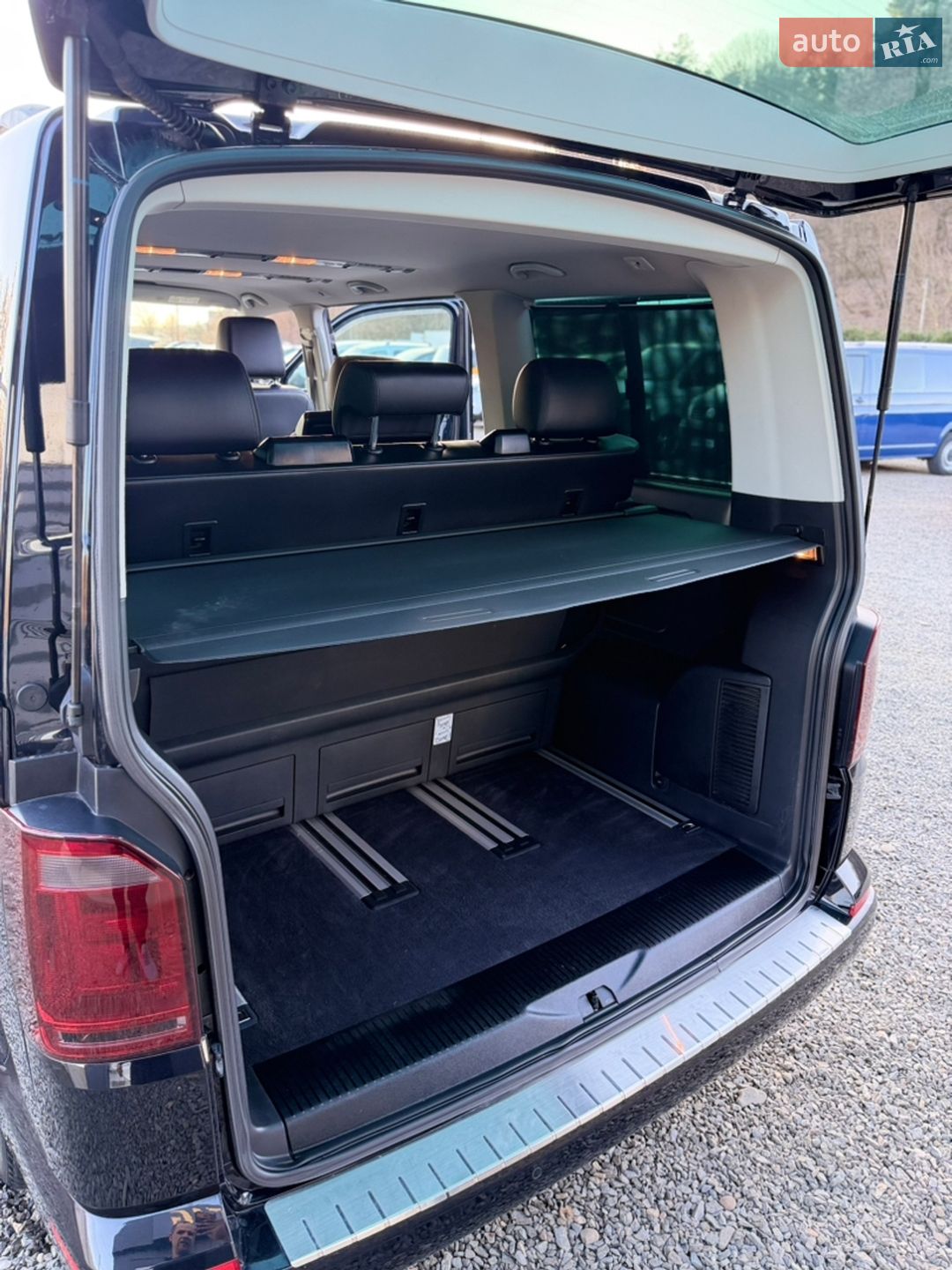 Volkswagen Multivan 2018 VIN WV2ZZZ7HZHH128252 фото оголошення 9 з 82