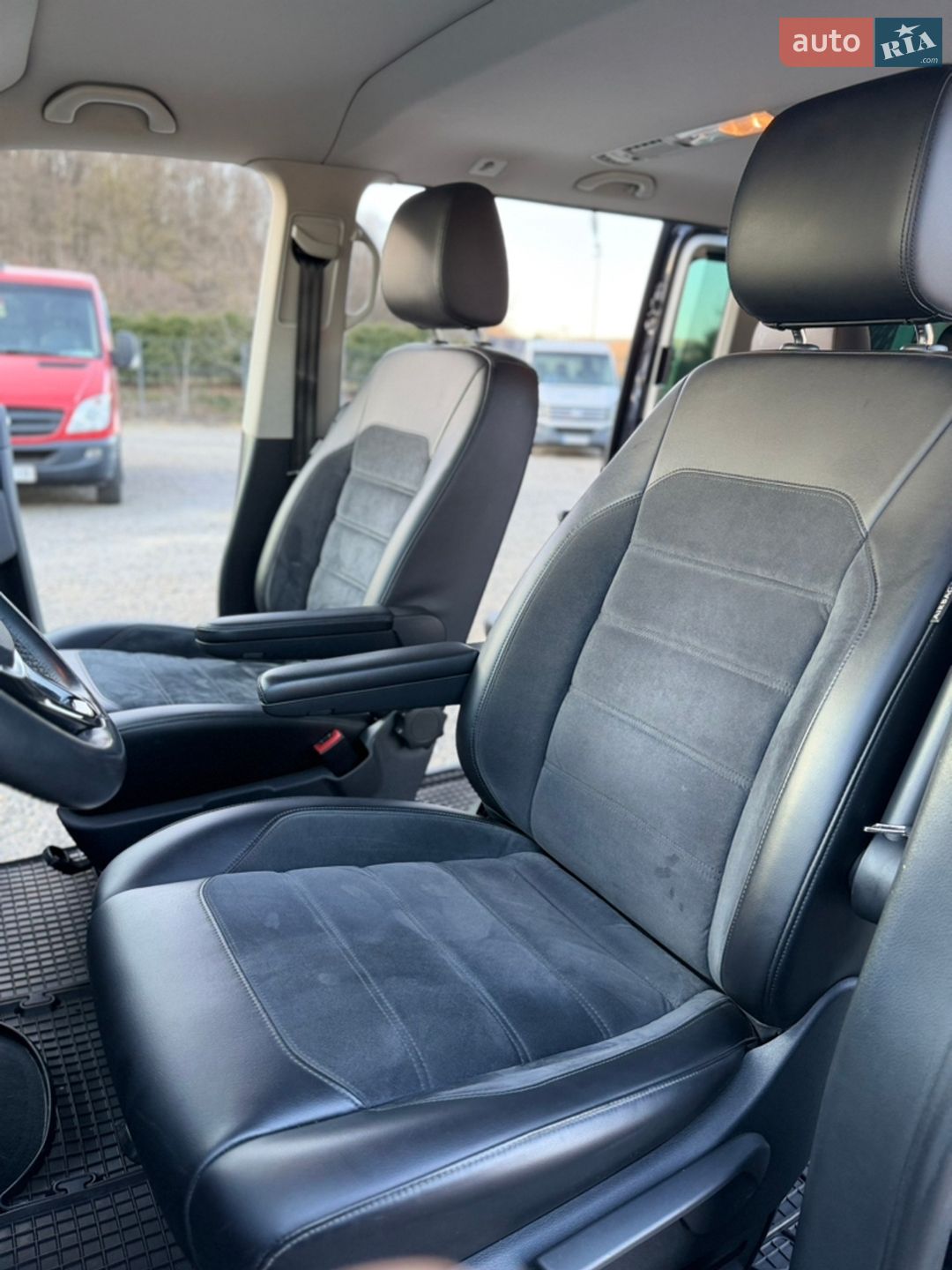 Volkswagen Multivan 2018 VIN WV2ZZZ7HZHH128252 фото оголошення 18 з 82
