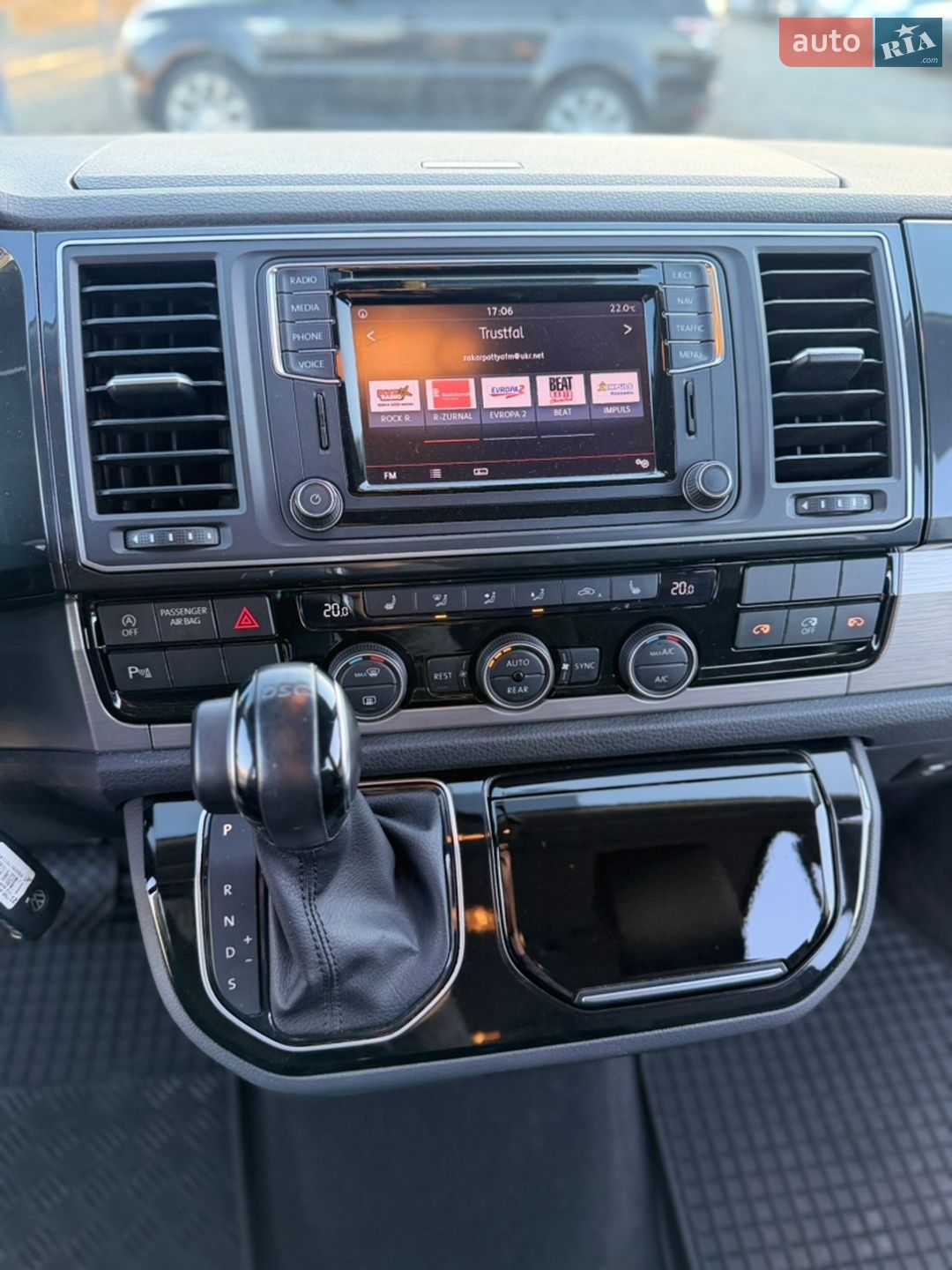 Volkswagen Multivan 2018 VIN WV2ZZZ7HZHH128252 фото оголошення 20 з 82