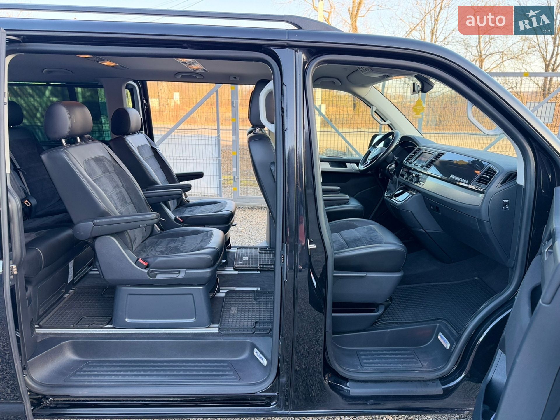 Volkswagen Multivan 2018 VIN WV2ZZZ7HZHH128252 фото оголошення 28 з 82