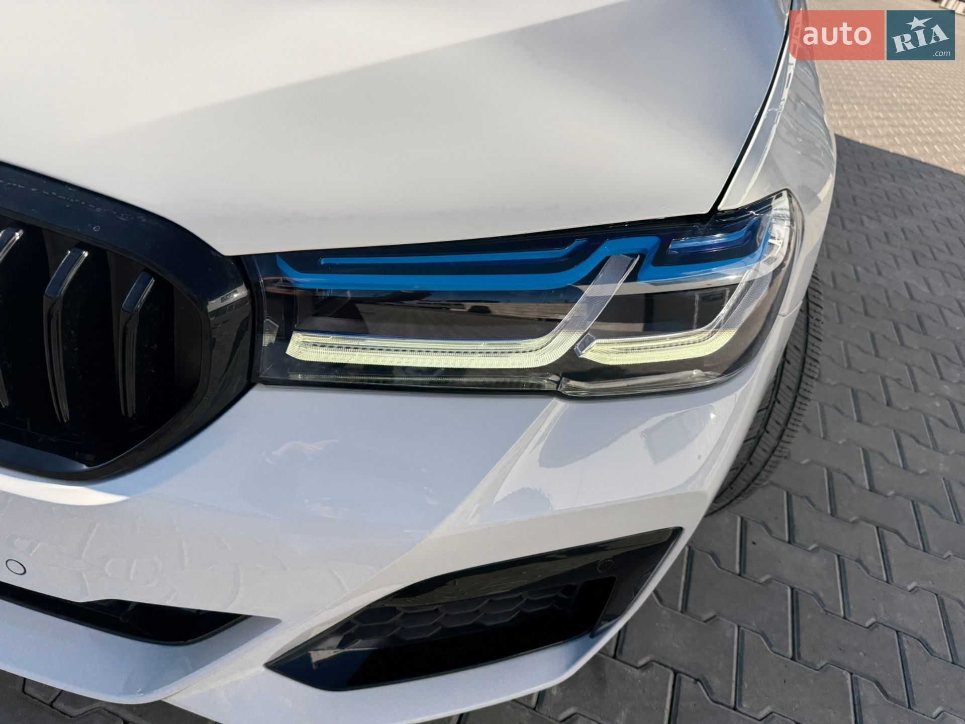 BMW 5 Series 2018 VIN WBAJA9C58JB034140 фото оголошення 12 з 39