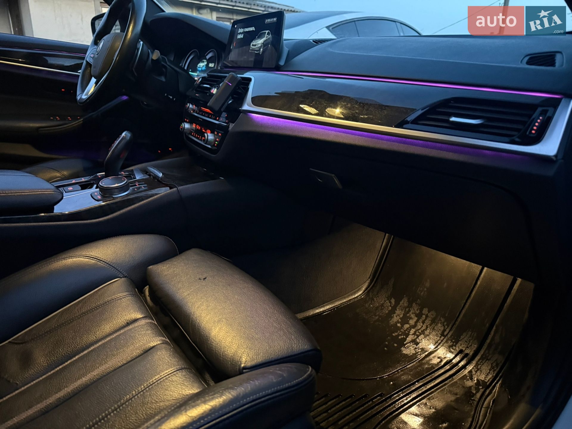 BMW 5 Series 2018 VIN WBAJA9C58JB034140 фото оголошення 22 з 39