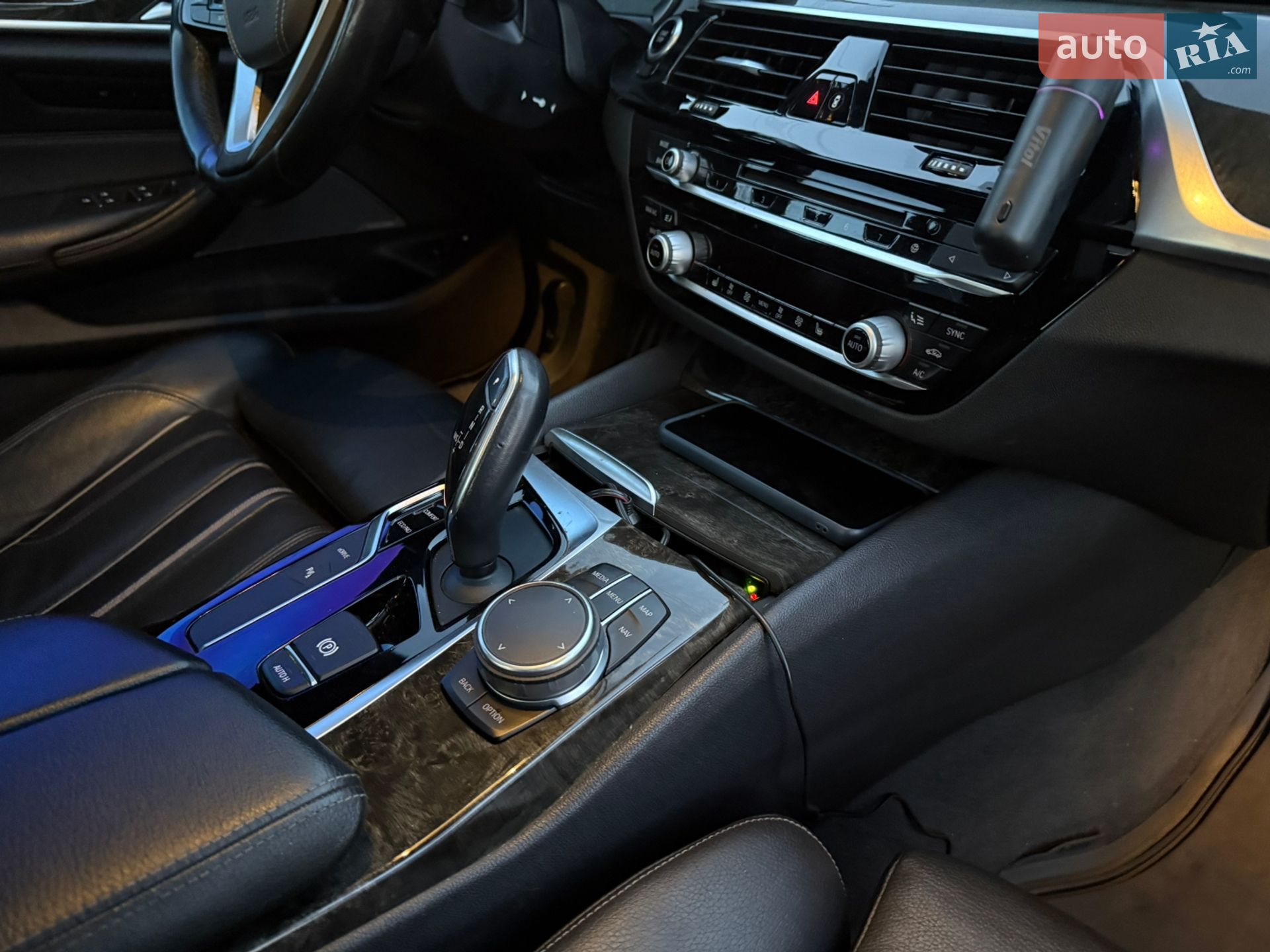 BMW 5 Series 2018 VIN WBAJA9C58JB034140 фото оголошення 31 з 39