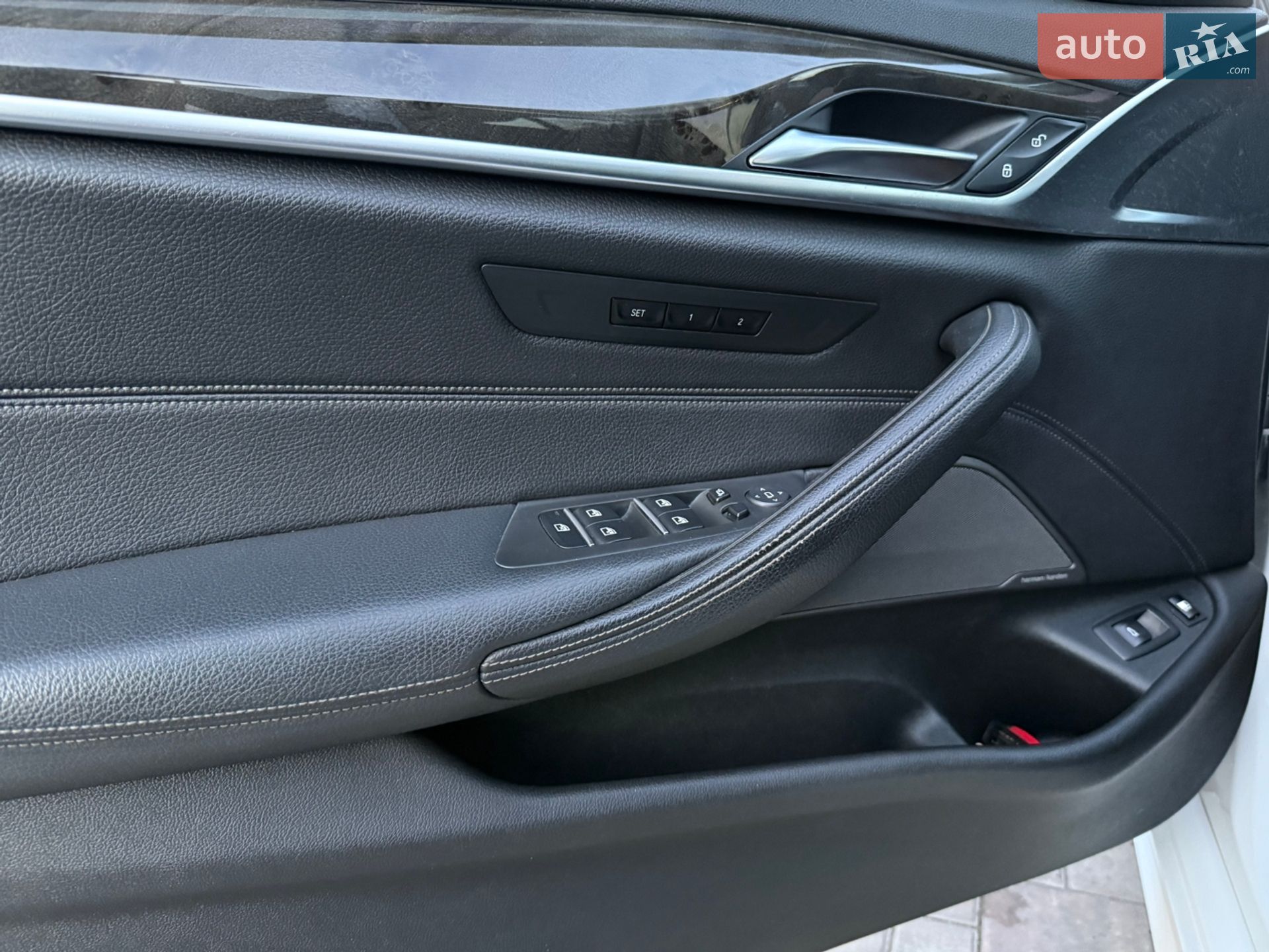 BMW 5 Series 2018 VIN WBAJA9C58JB034140 фото оголошення 34 з 39