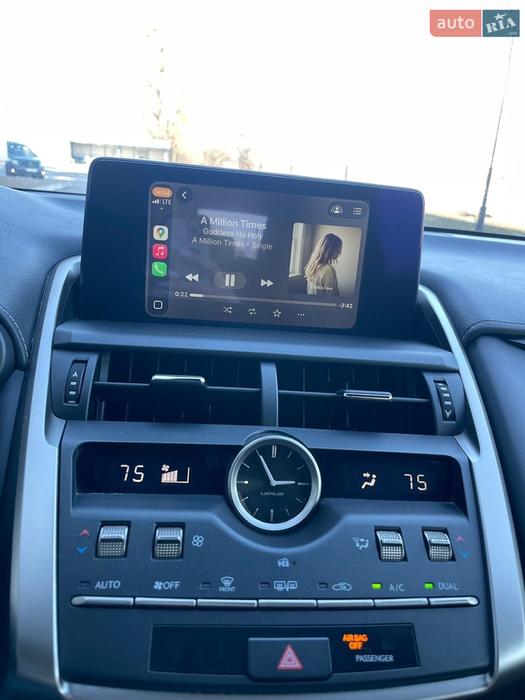 Lexus NX 2019 VIN JTJAARBZ0L5010775 фото оголошення 4 з 8