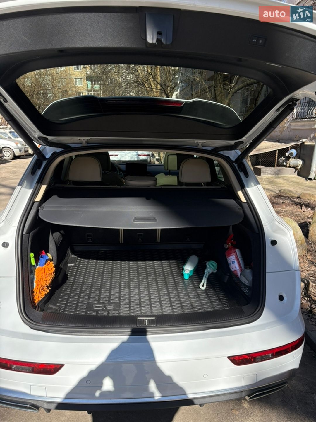 Audi Q5 2023 VIN WA1EAAFY2P2105458 фото оголошення 3 з 10