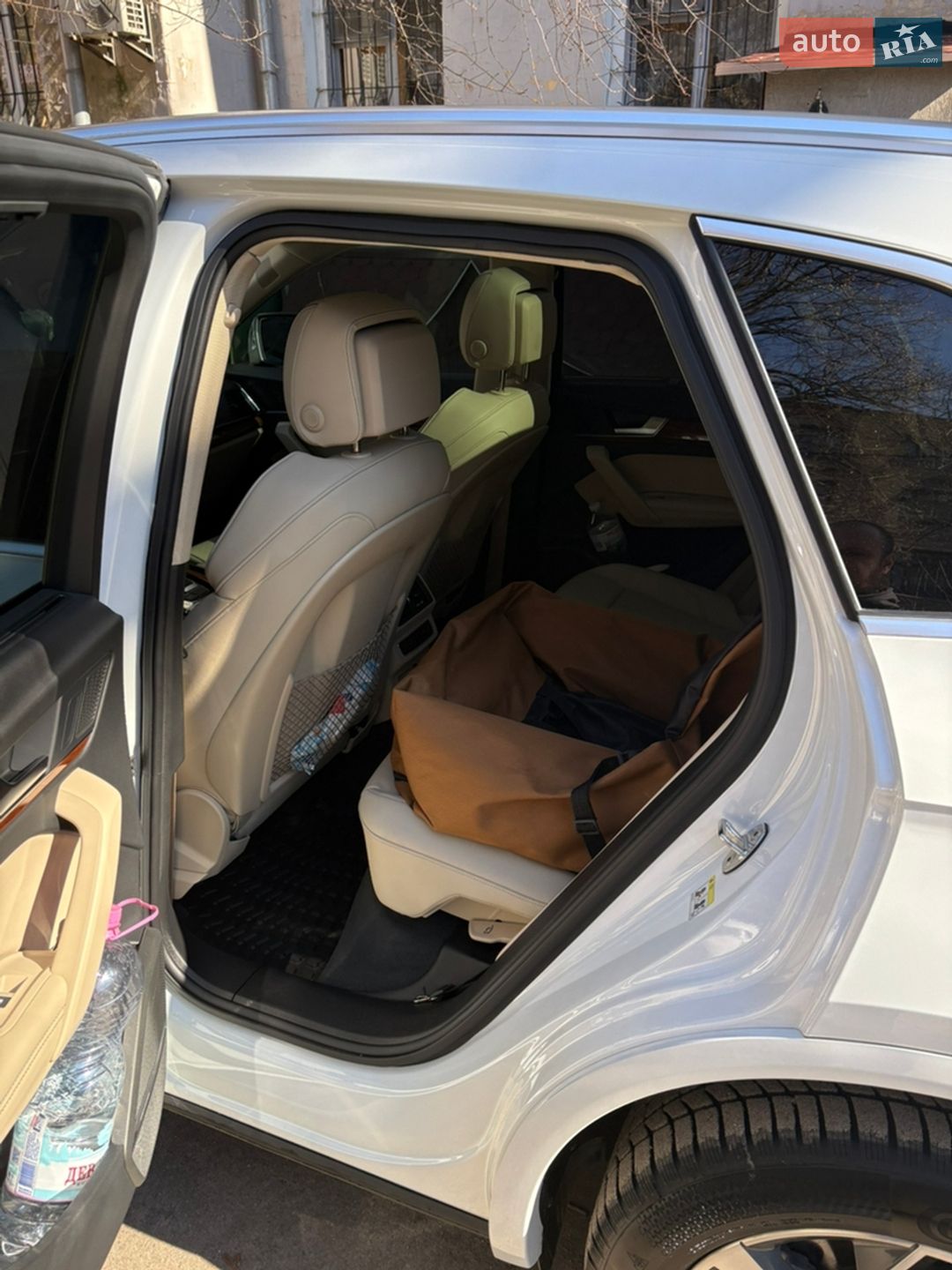 Audi Q5 2023 VIN WA1EAAFY2P2105458 фото оголошення 4 з 10