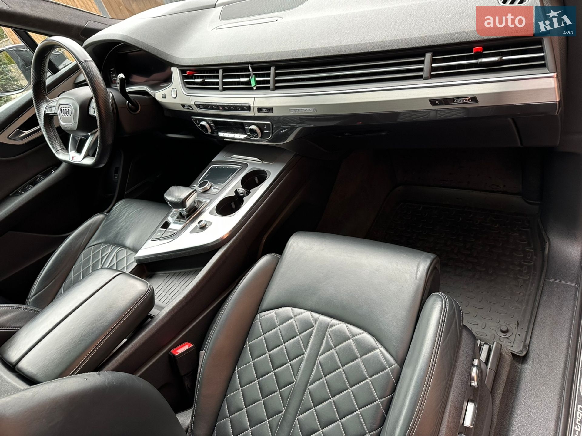 Audi Q7 2018 VIN WAUZZZ4M7JD052263 фото оголошення 8 з 14
