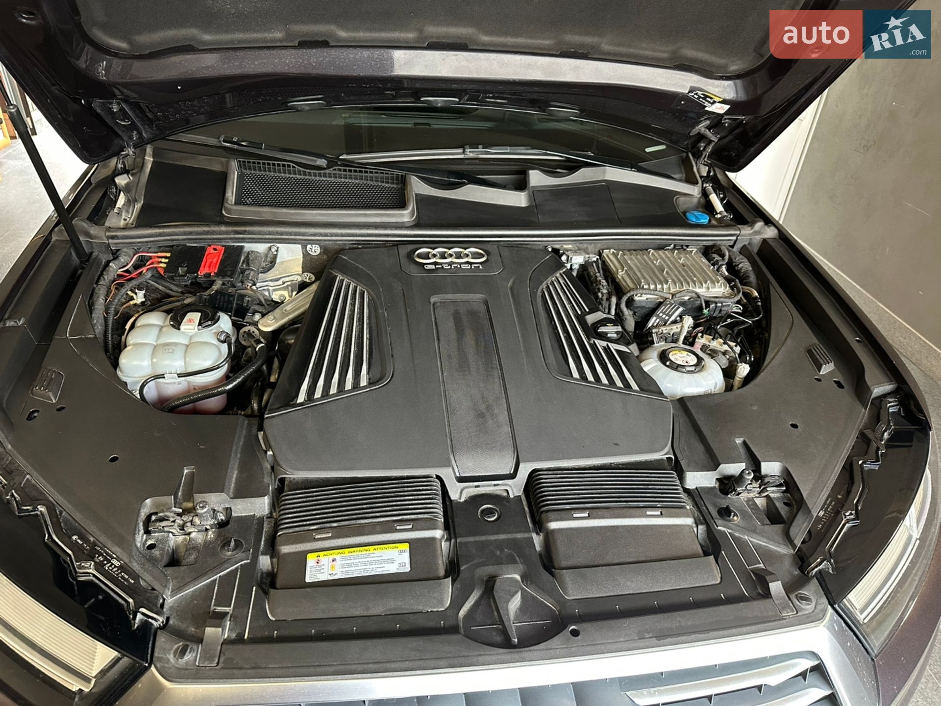 Audi Q7 2018 VIN WAUZZZ4M7JD052263 фото оголошення 14 з 14