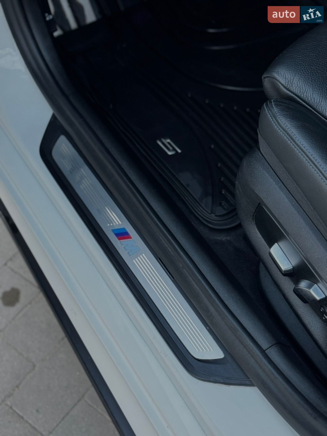 BMW 5 Series 2018 VIN WBAJE7C59JG892129 фото оголошення 10 з 24