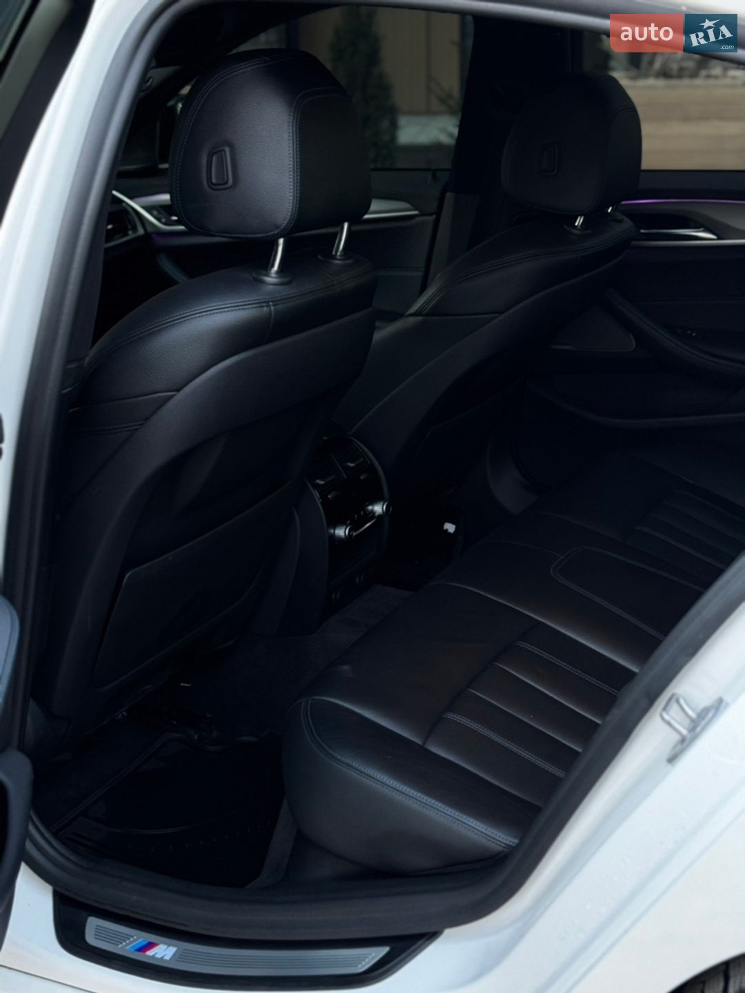 BMW 5 Series 2018 VIN WBAJE7C59JG892129 фото оголошення 18 з 24